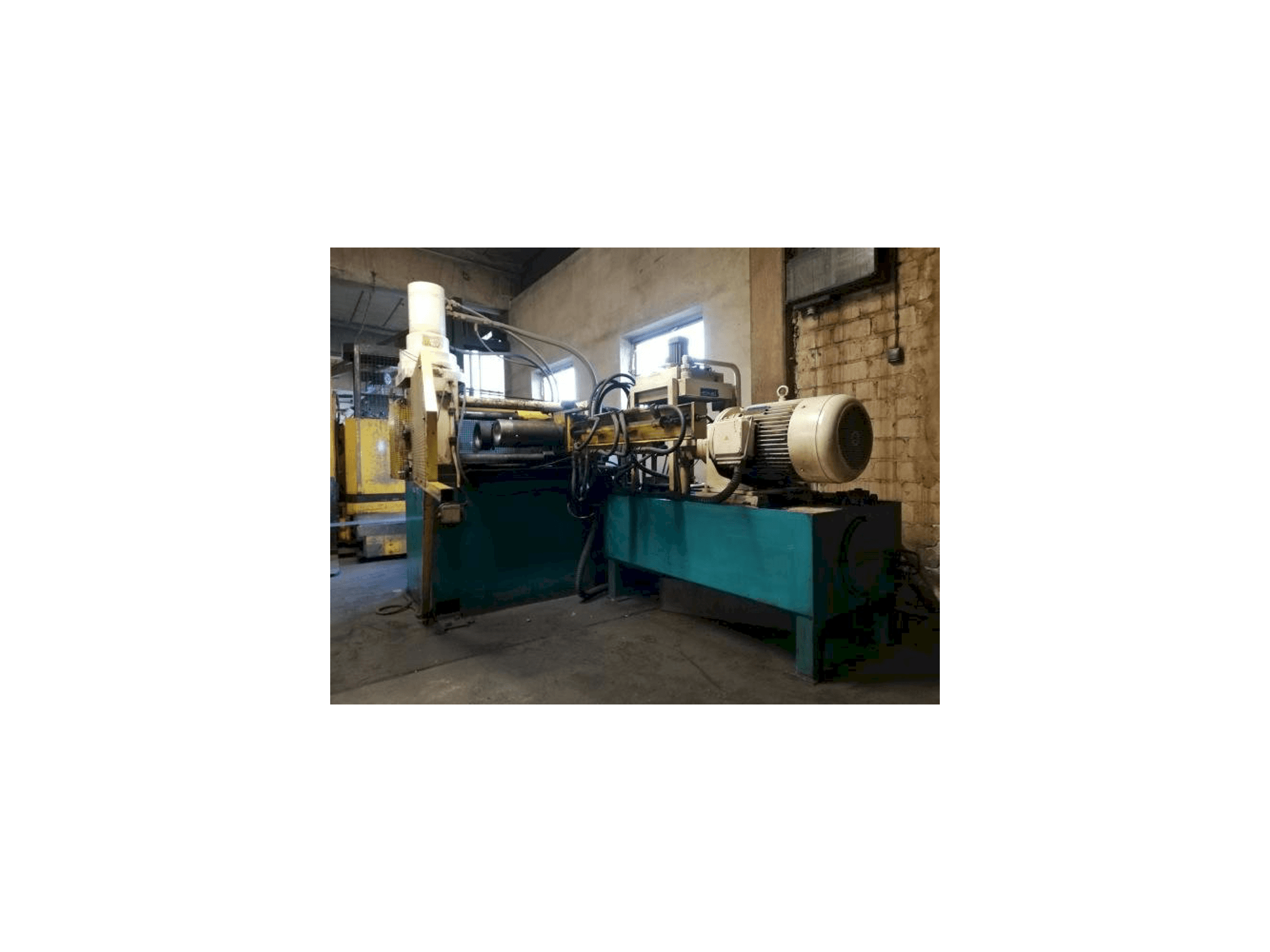 EKALE REP-40-200-3-maskinen framifrån