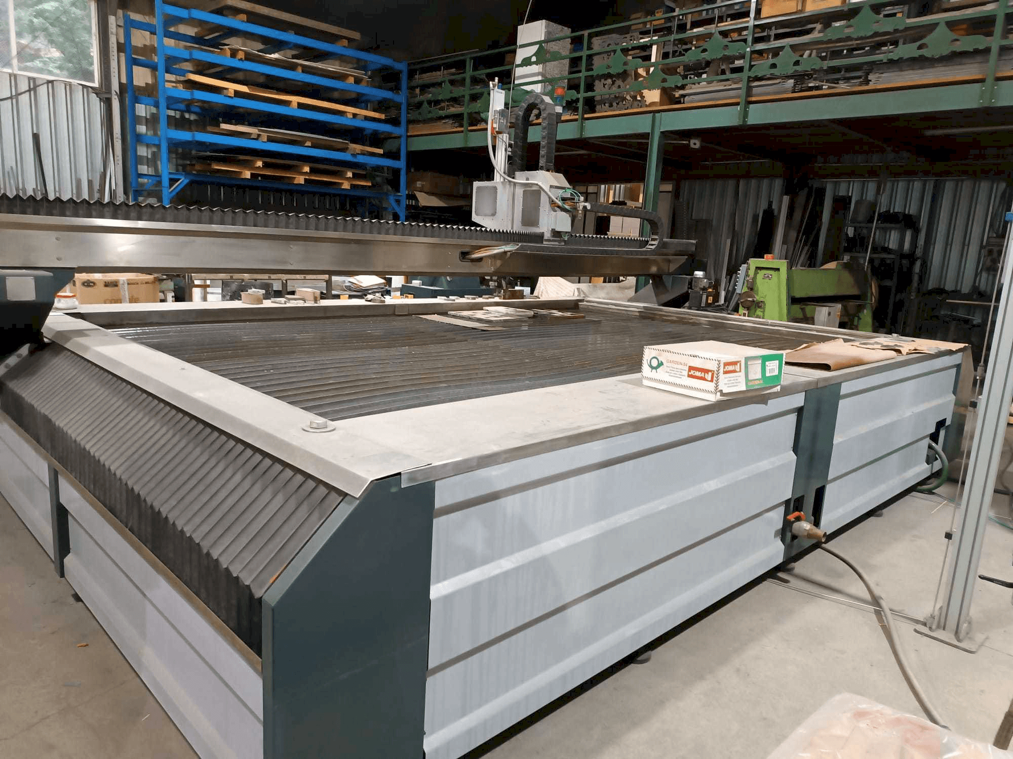 SOITAAB Waterjet IP-20-maskinen framifrån