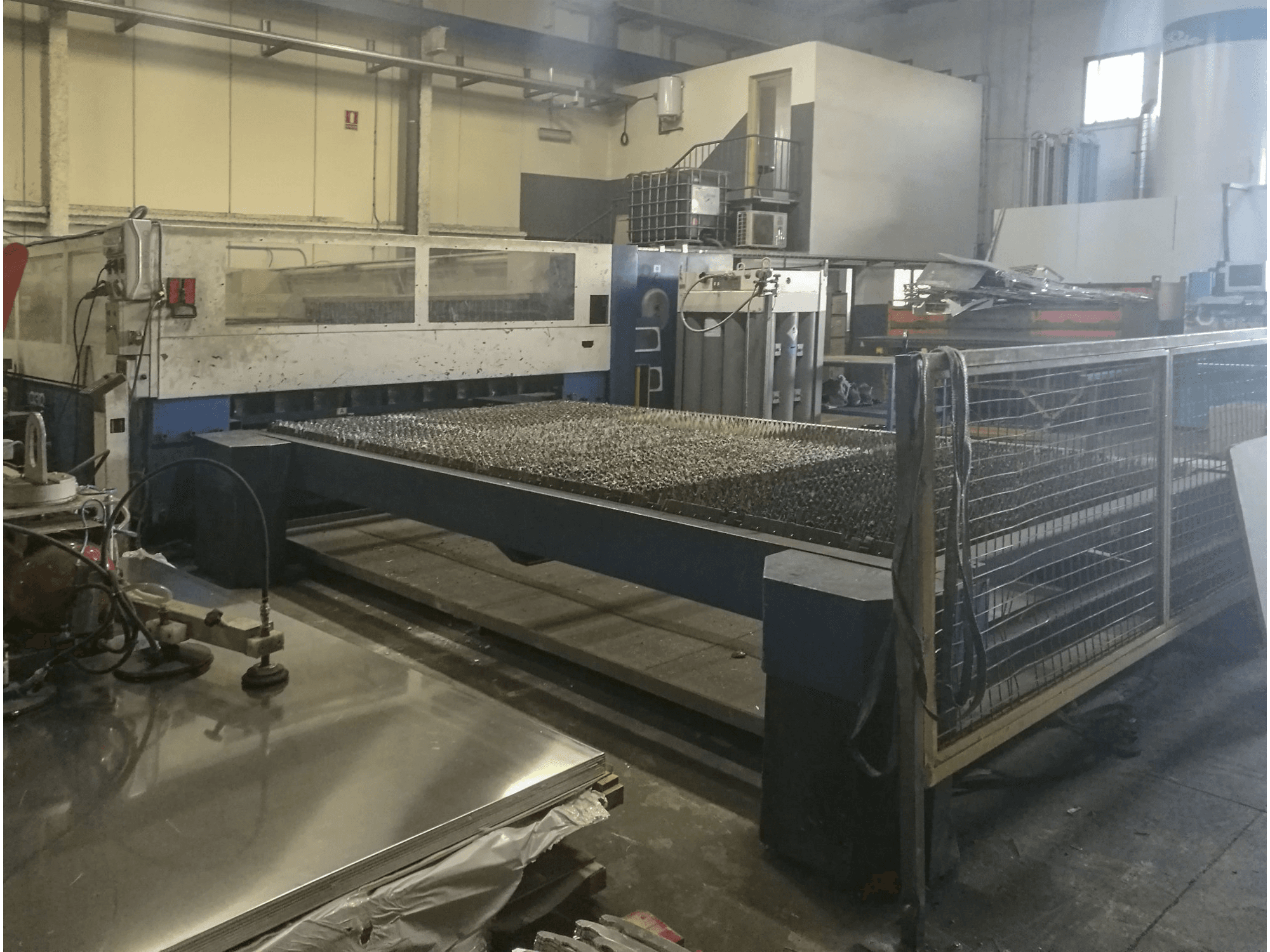Trumpf-maskinen sedd från vänsterTrumatic L4030