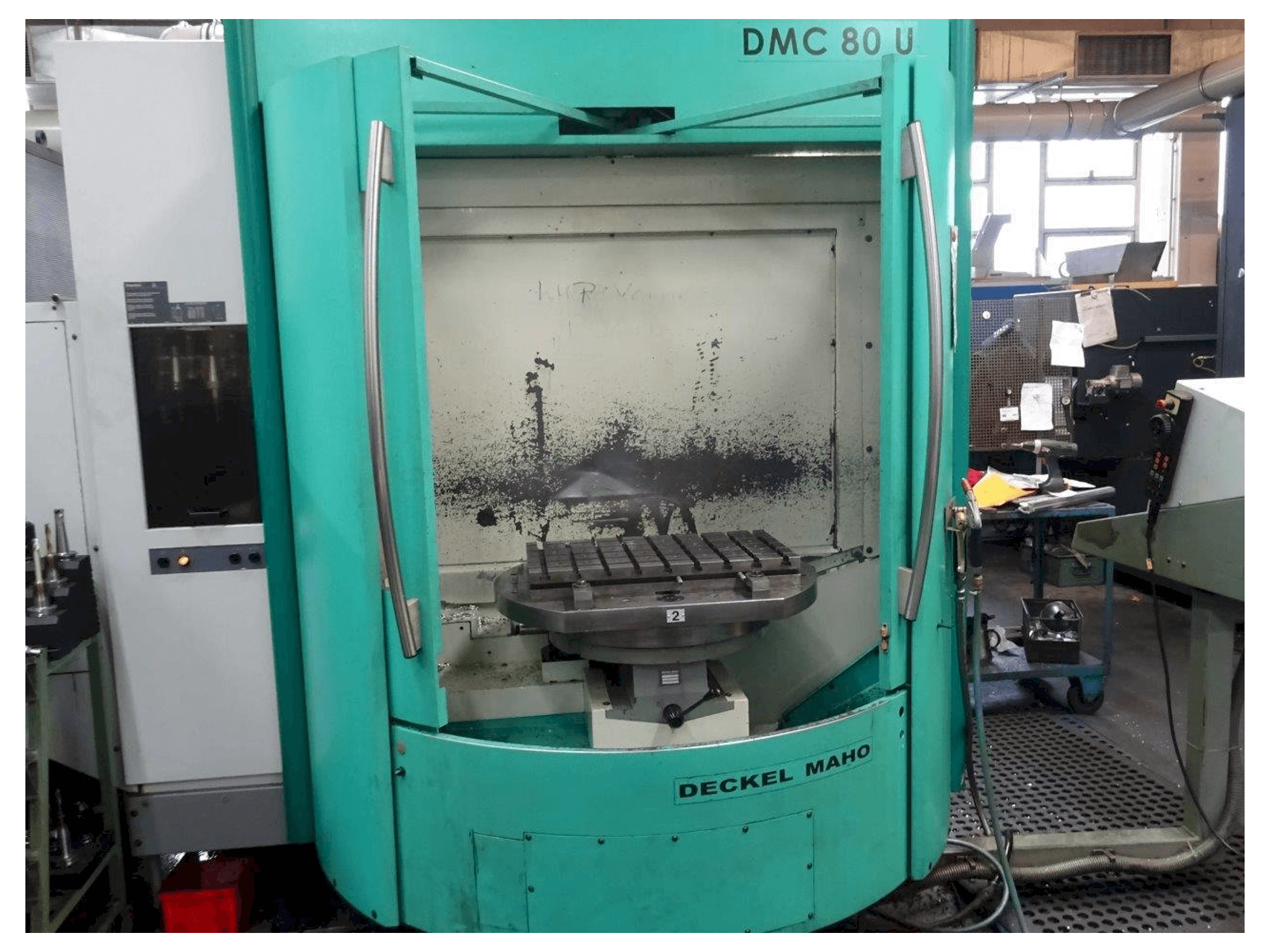 DECKEL Maho DMC 80 U-maskinen framifrån
