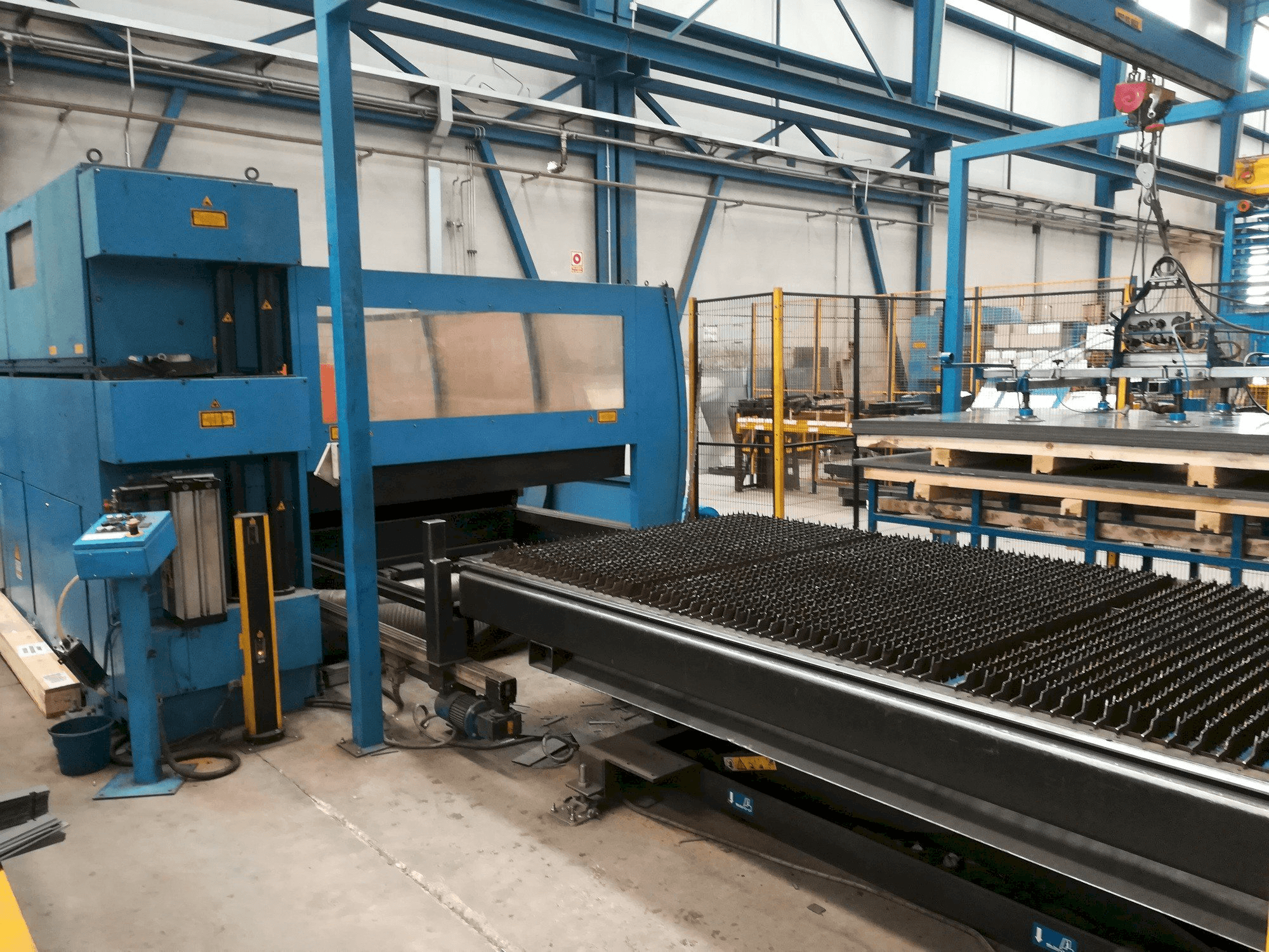 Prima Industrie Platino 1530-maskinen framifrån