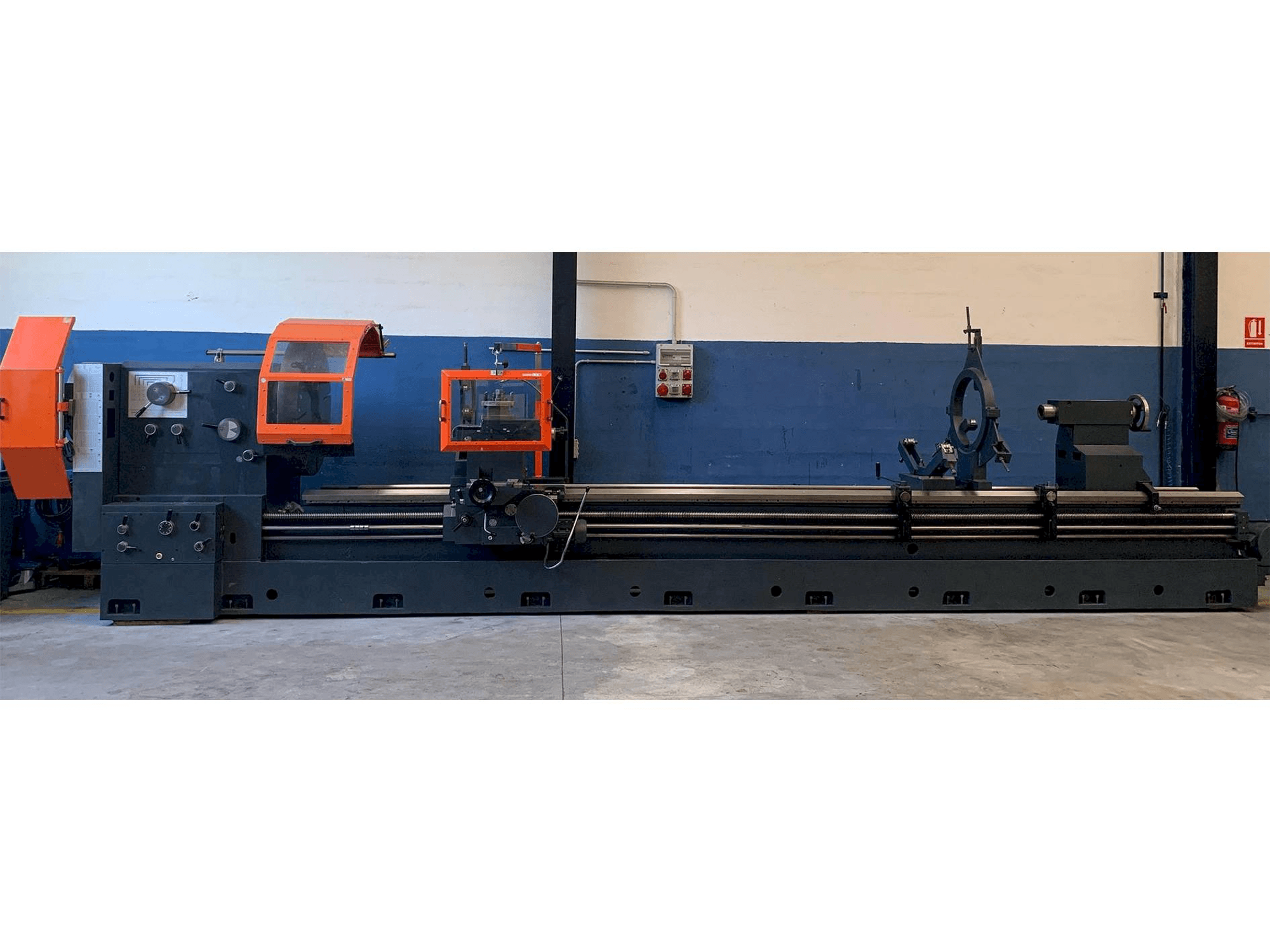 Gurutzpe Super AT 600x6000-maskinen framifrån