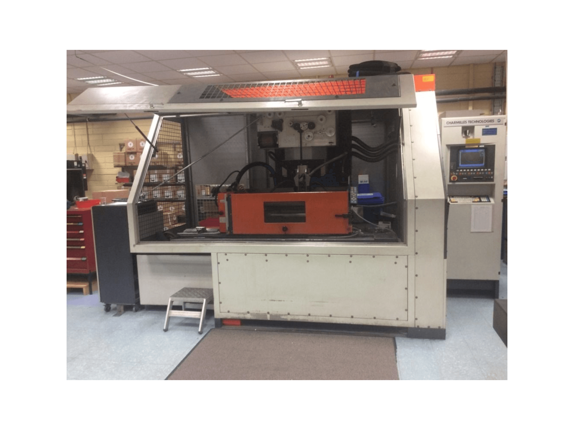 CHARMILLES Robofil 4020 SI-maskinen framifrån