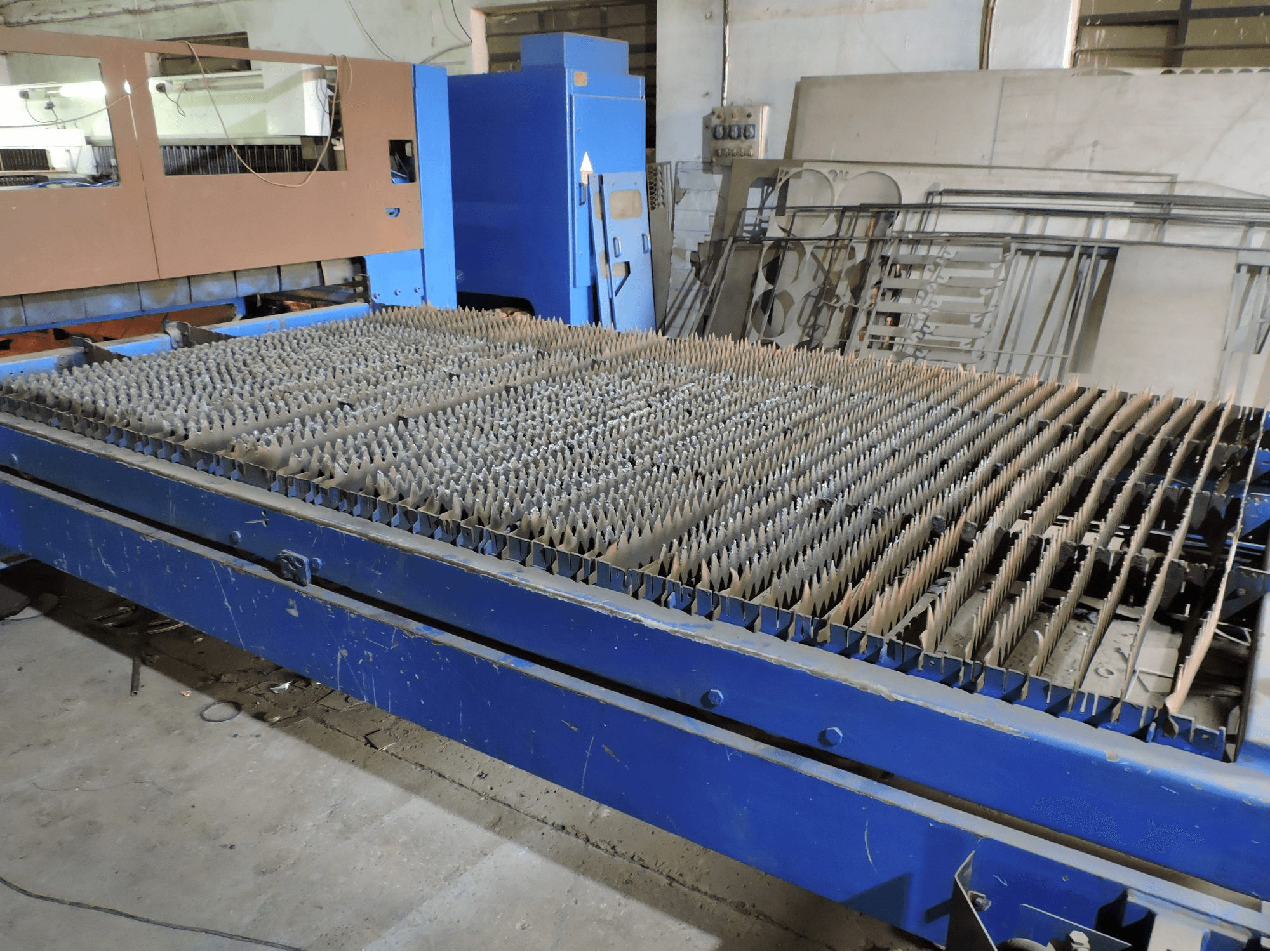 Trumpf-maskinen sedd från vänsterTrumatic L4030