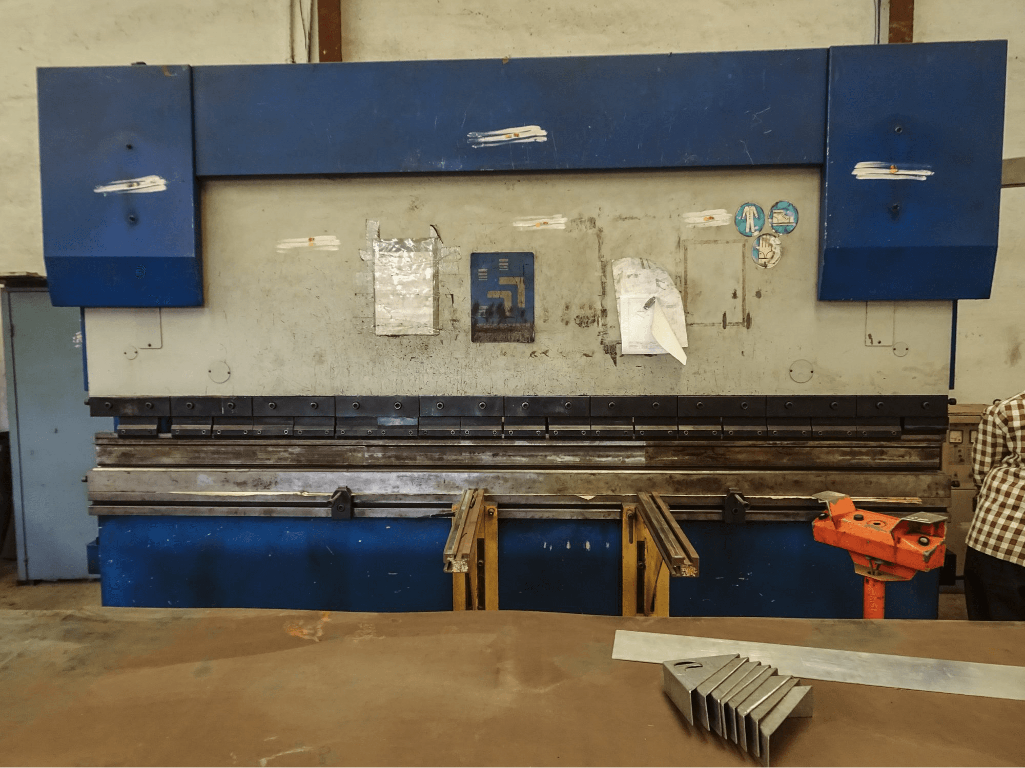 Hindustan Hydraulics-maskinen framifrånEHP 110