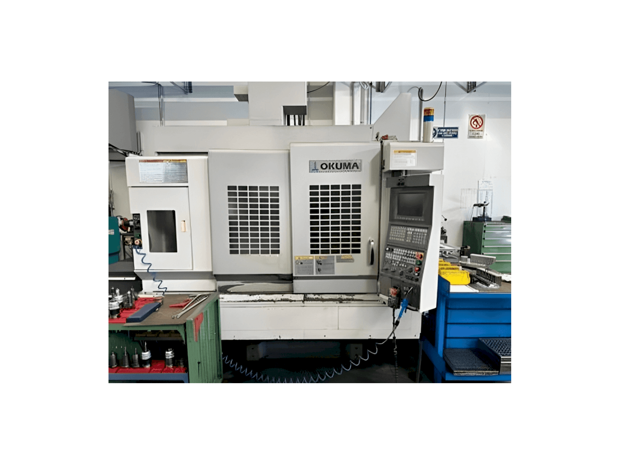 Okuma MB 56-VA-maskinen framifrån