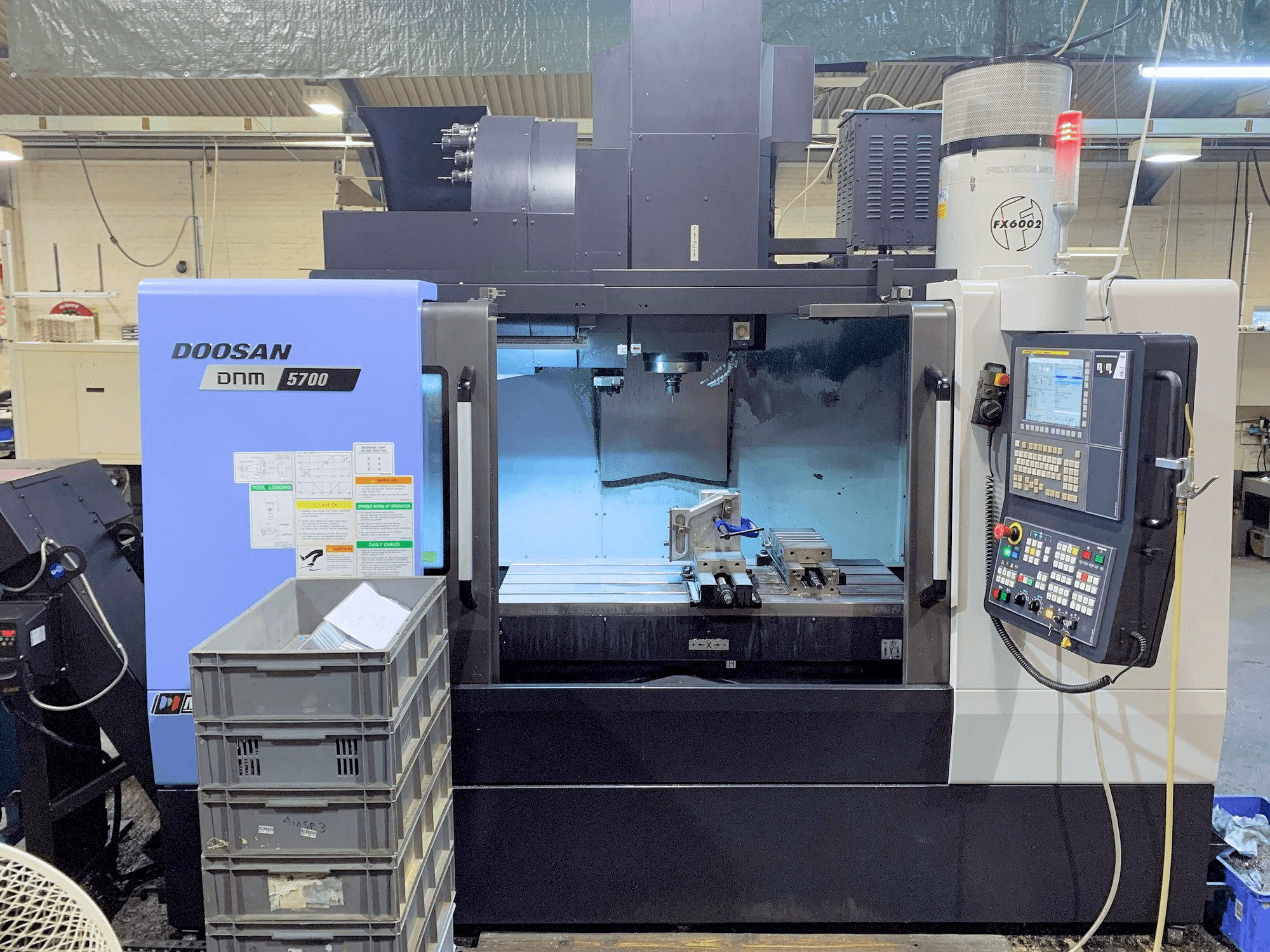 Doosan DNM 5700-maskinen framifrån