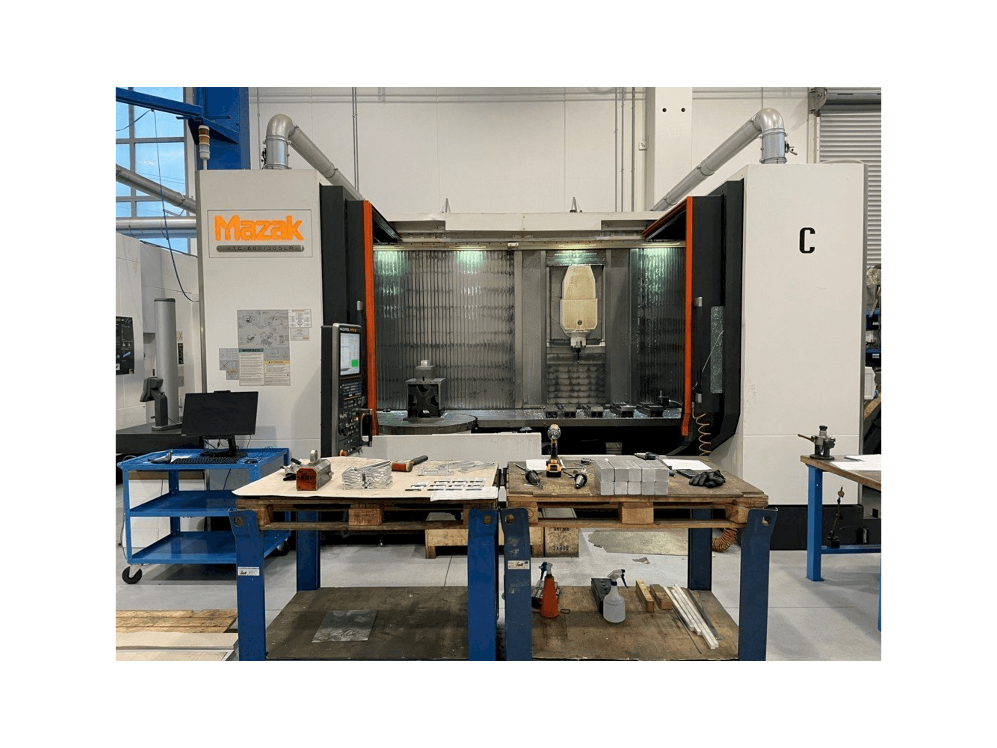 Mazak VTC 800/30 SLR-maskinen framifrån