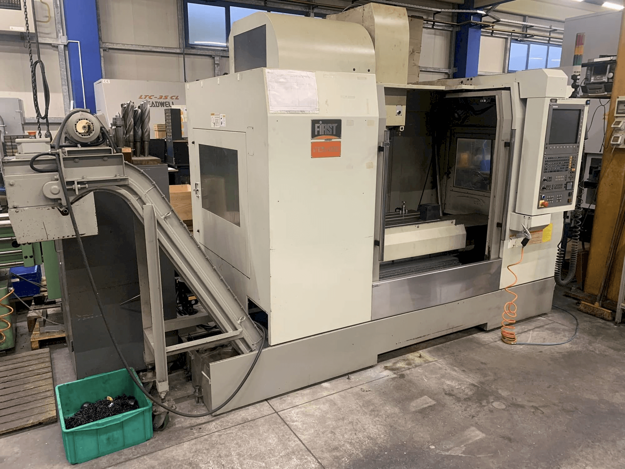 FIRST MCV 1000-maskinen framifrån