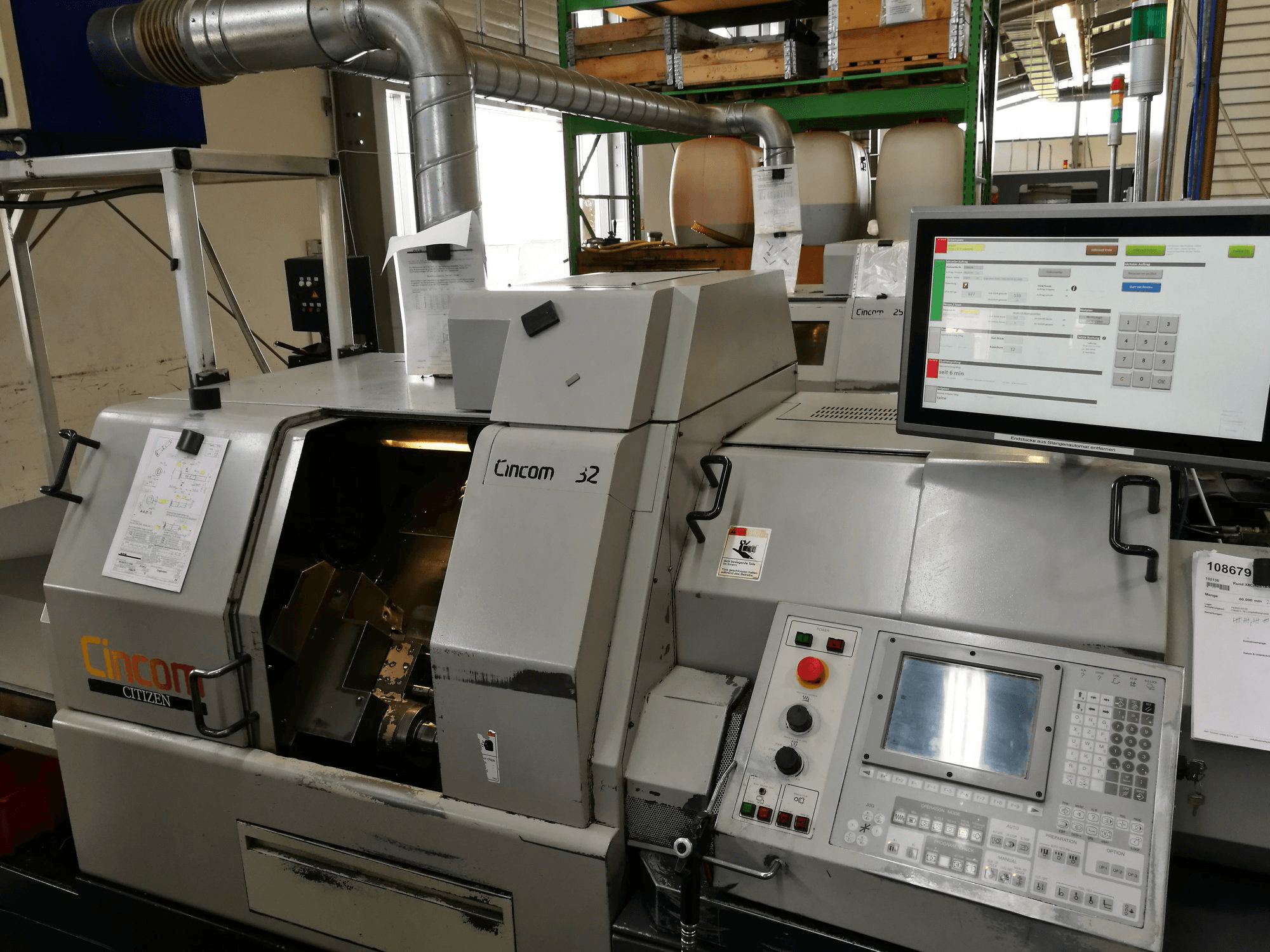 CITIZEN-maskinen framifrånCINCOM L32