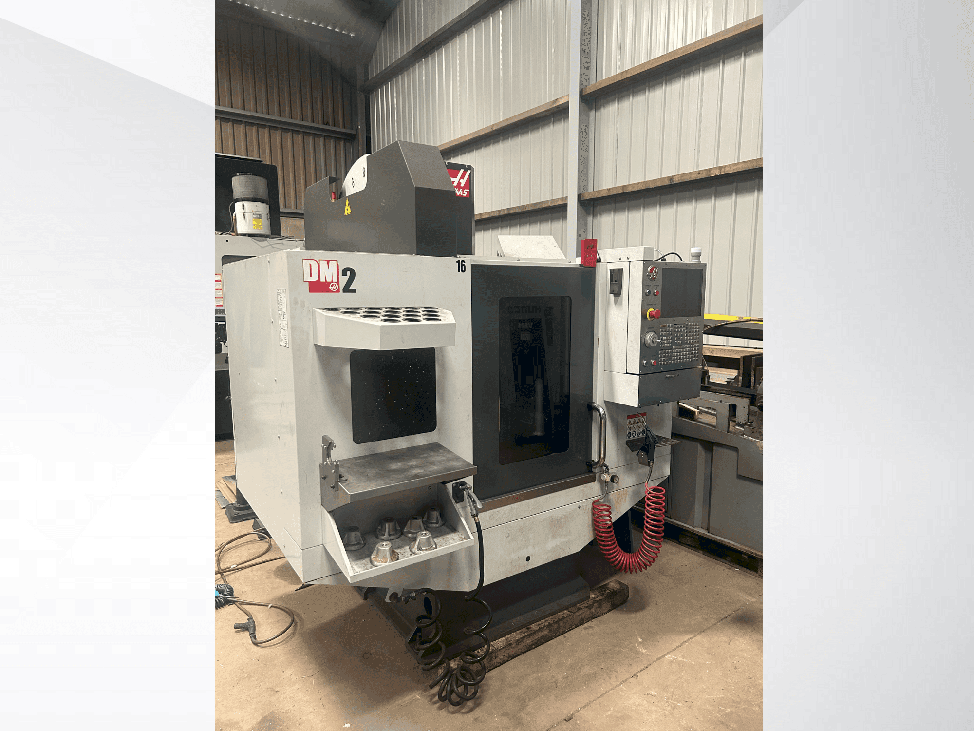 HAAS DM-2-maskinen framifrån