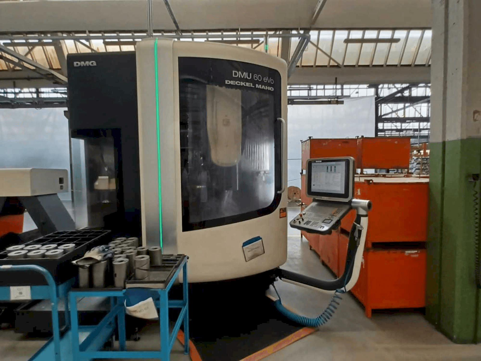 DMG MORI DMU 60 evo-maskinen framifrån