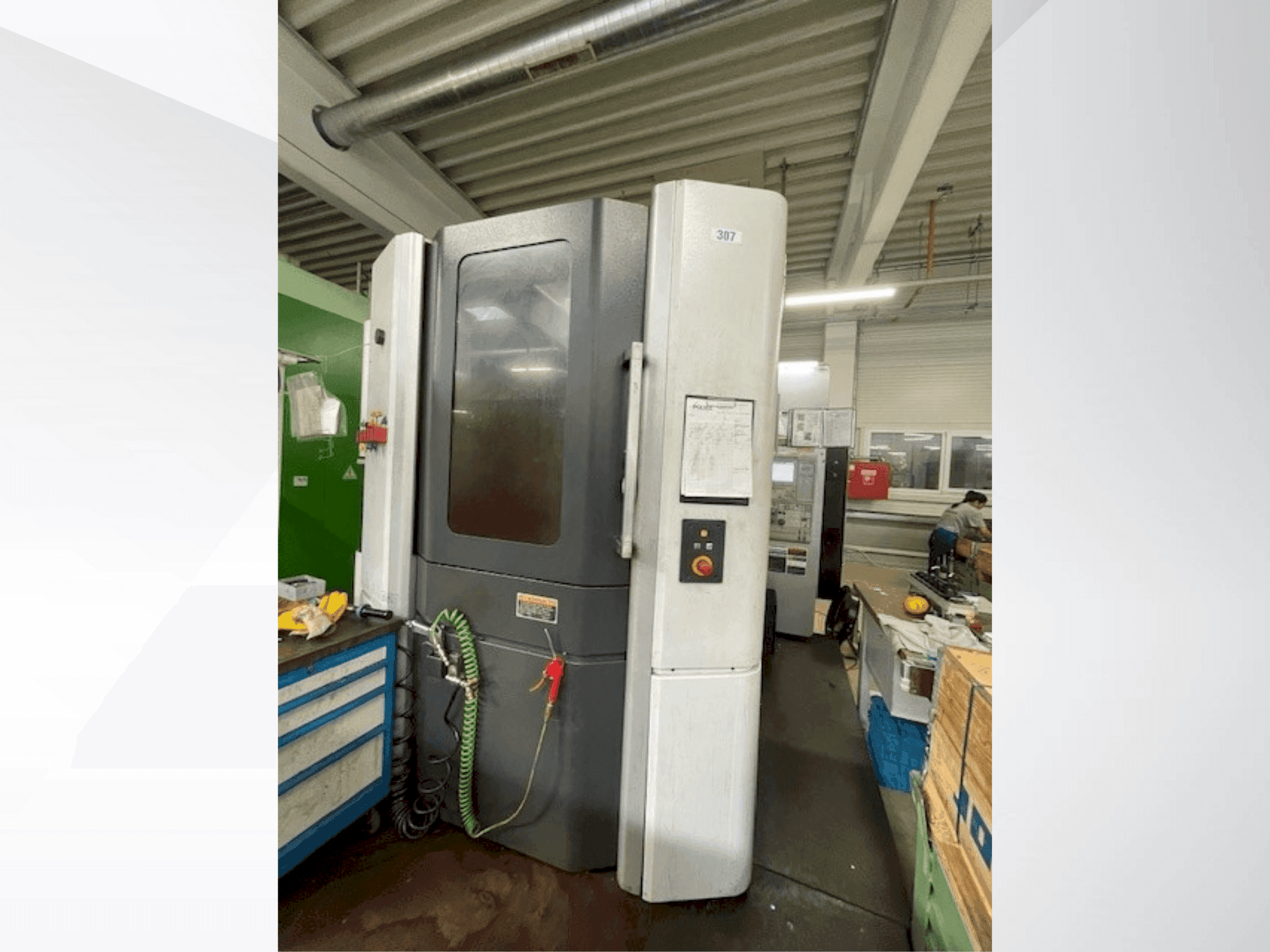 MORI SEIKI NHX 5000-maskinen framifrån