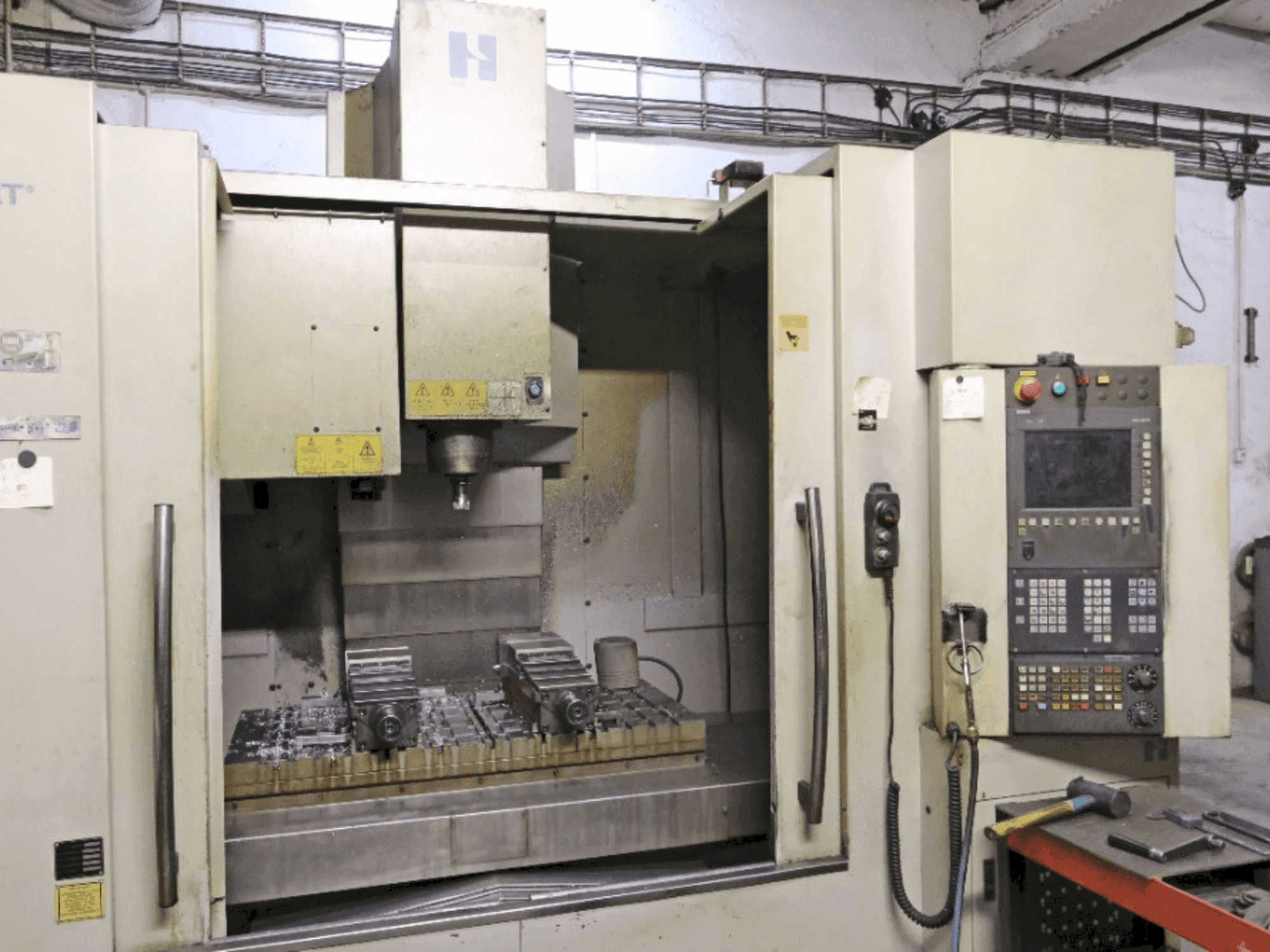 HARDINGE Bridgeport VMC 1000-maskinen framifrån