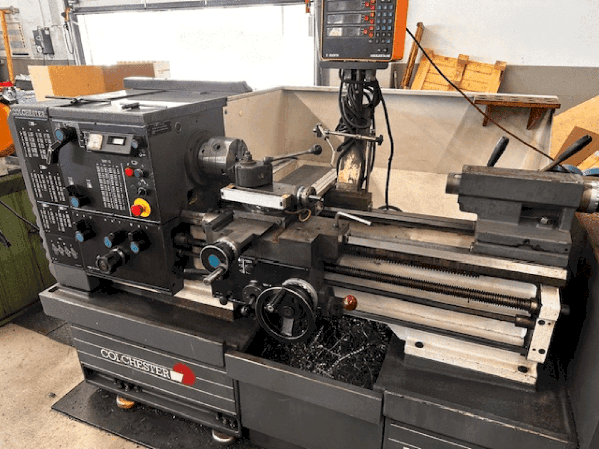 Colchester Master 3250-maskinen framifrån