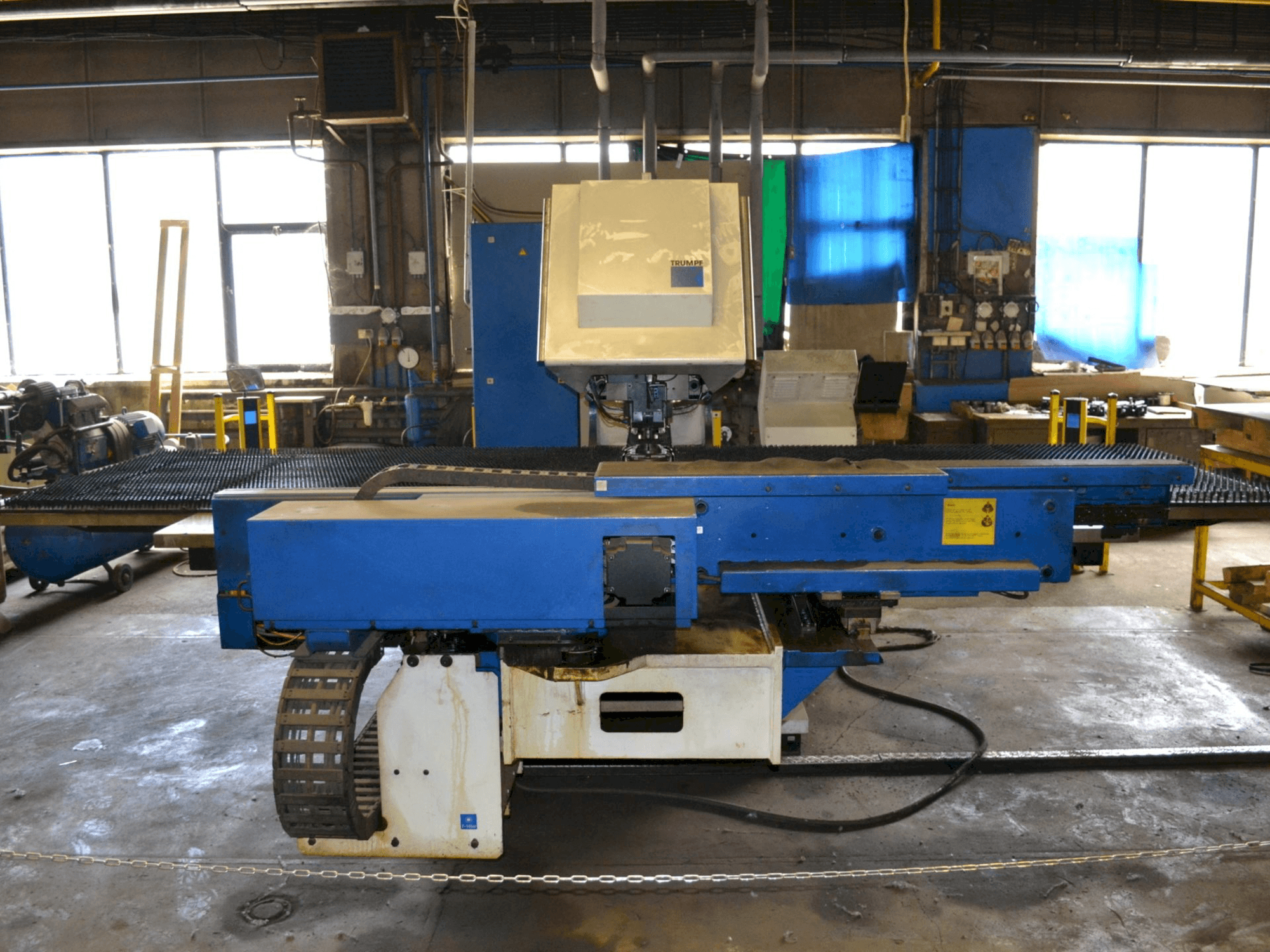 Trumpf Trumatic 2000R-maskinen framifrån