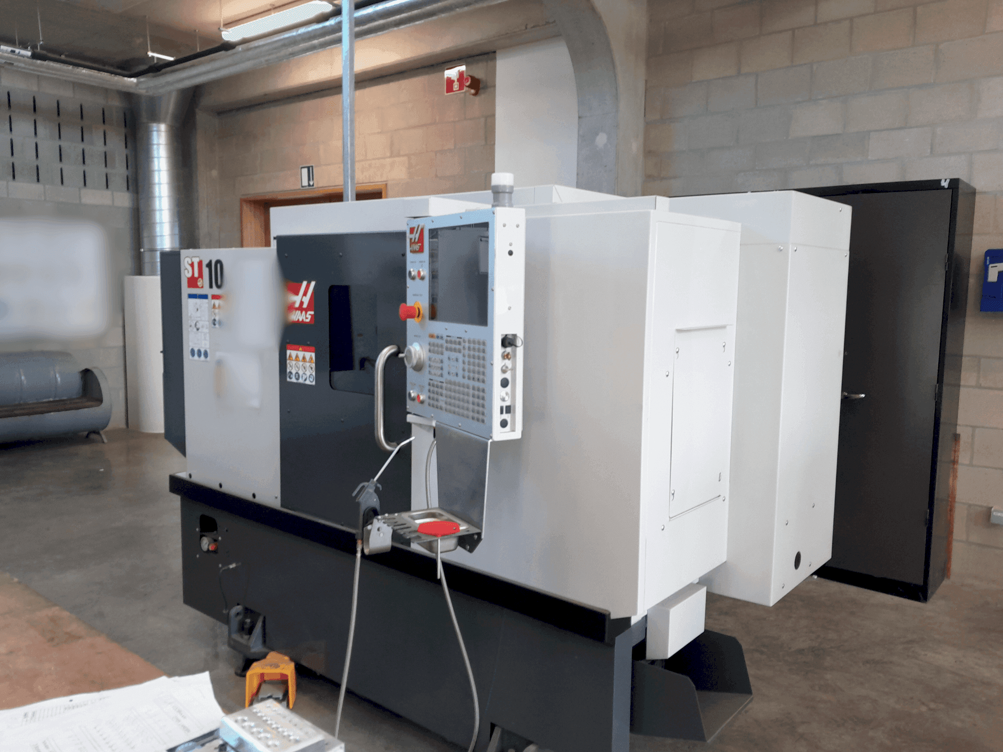 HAAS ST-10-maskinen framifrån