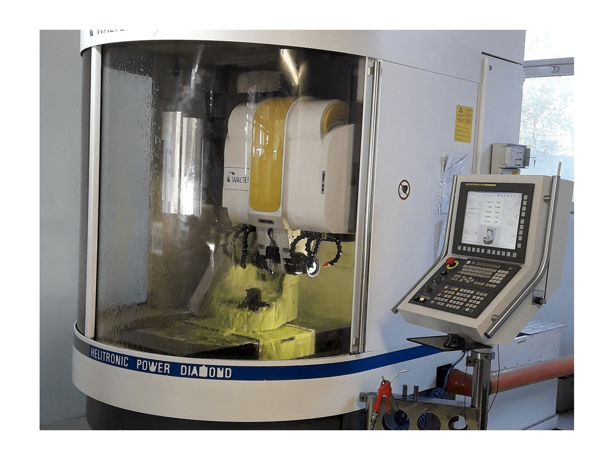 Walter Helitronic Power F-maskinen framifrån