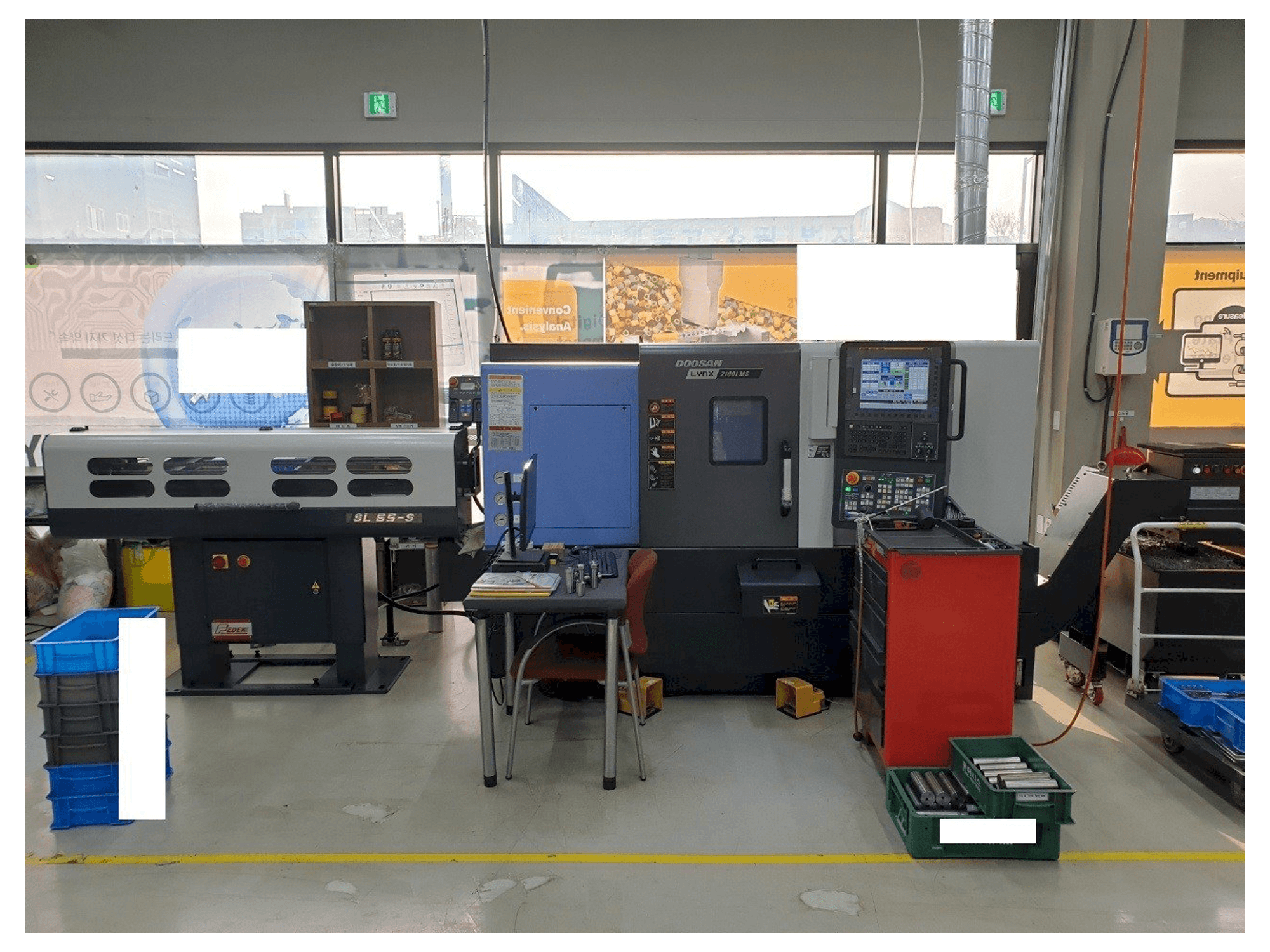 Doosan LYNX2100LMSB-maskinen framifrån