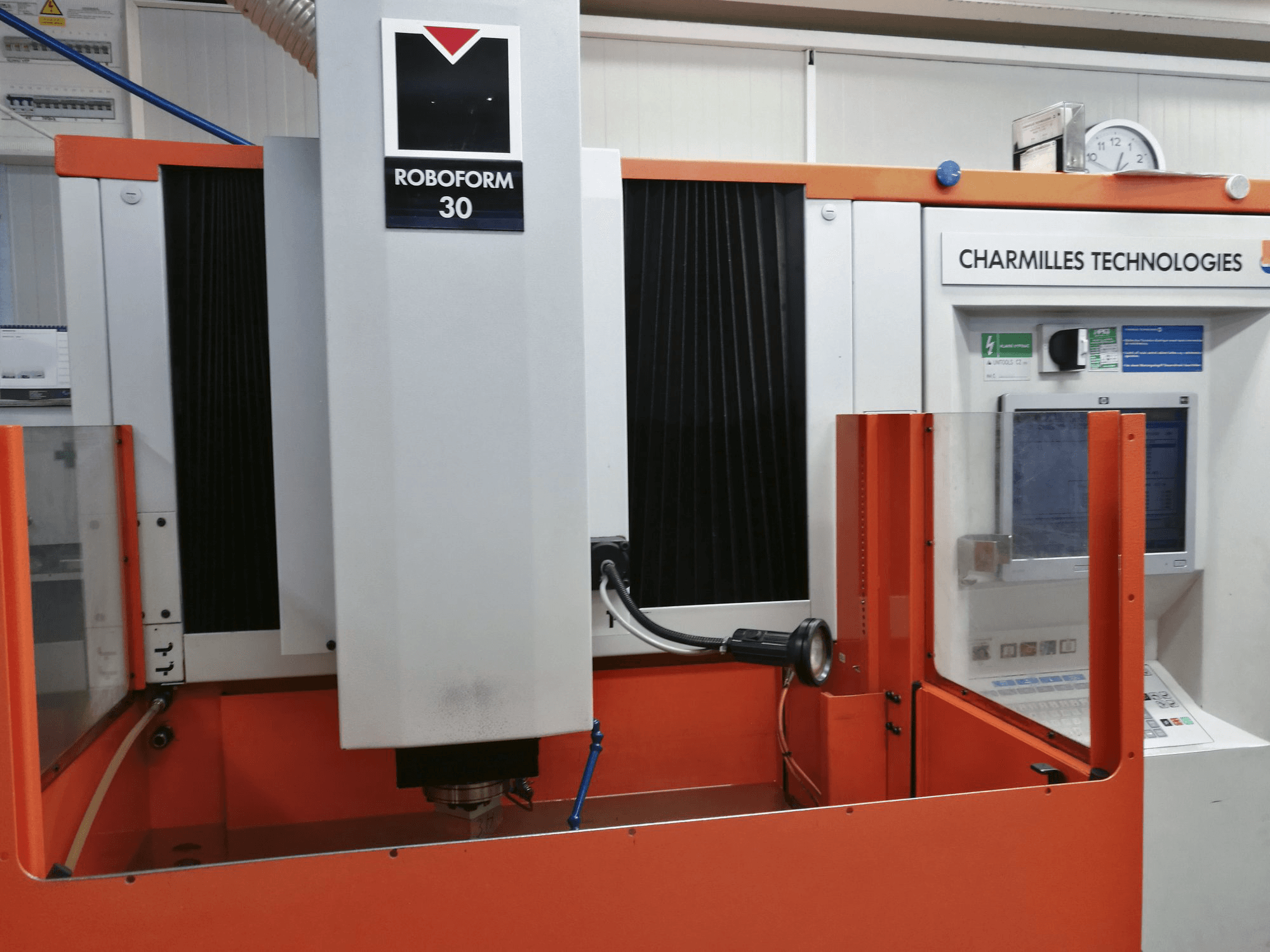 CHARMILLES-maskinen framifrånROBOFORM 30