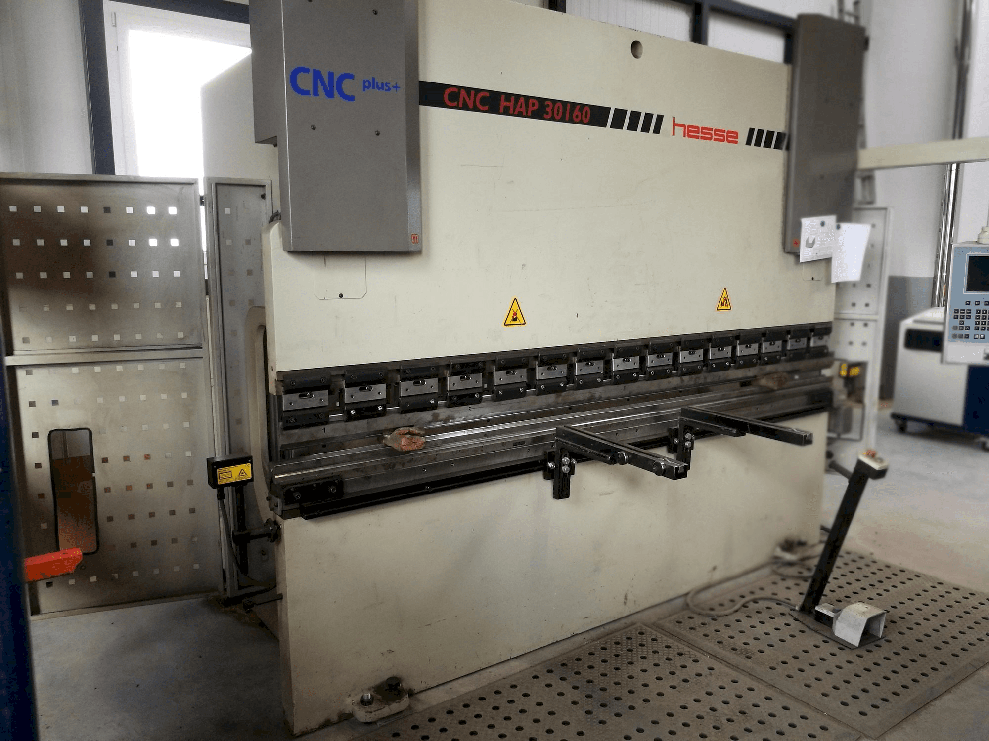 Hesse CNC HAP 30160-maskinen framifrån