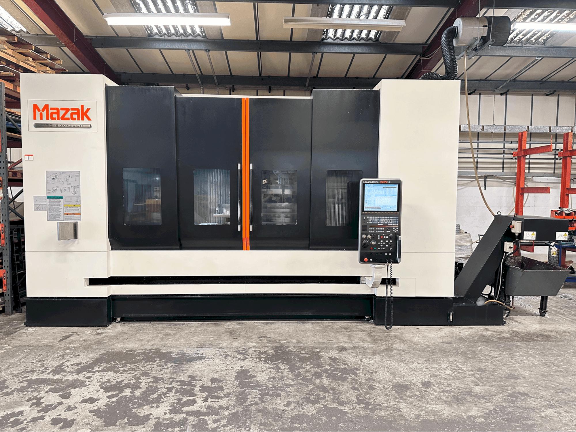 Mazak VTC-800/30SR-maskinen framifrån