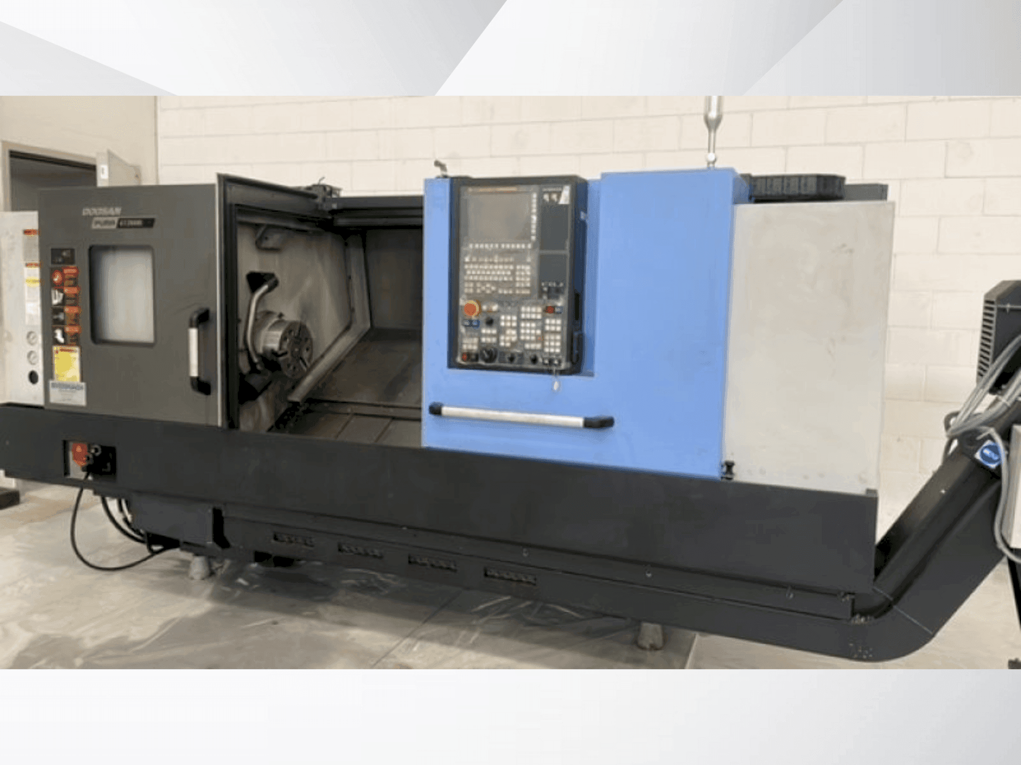 DOOSAN PUMA GT 2600L-maskinen framifrån