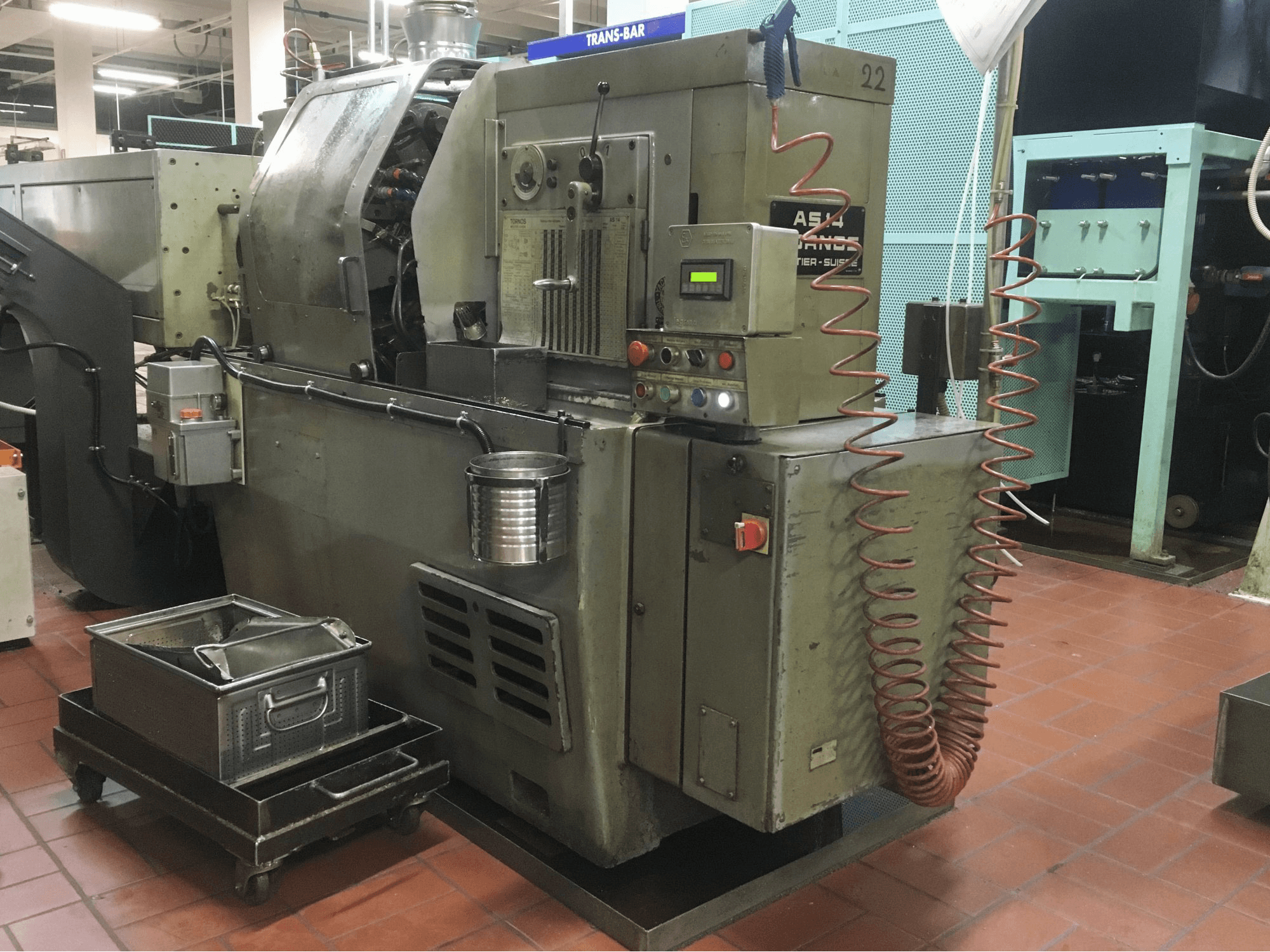 Tornos-maskinen sedd från högerAS-14