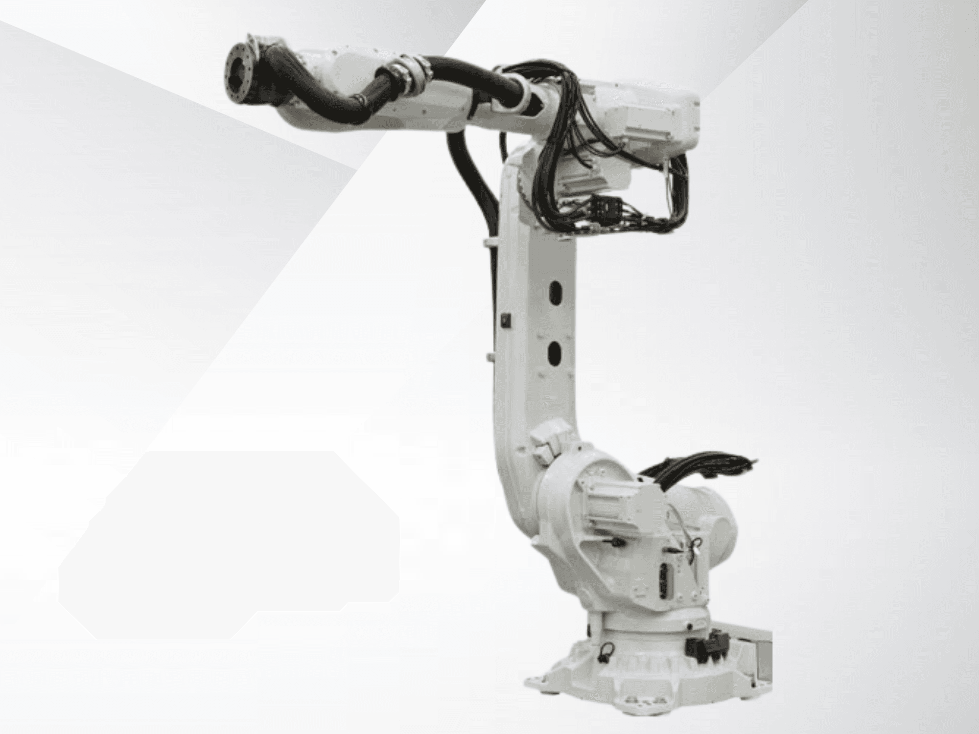 ABB IRB 6700-245/3.00-robotarm sedd framifrån, med en vit, strömlinjeformad design och monterade kablar och motorer.