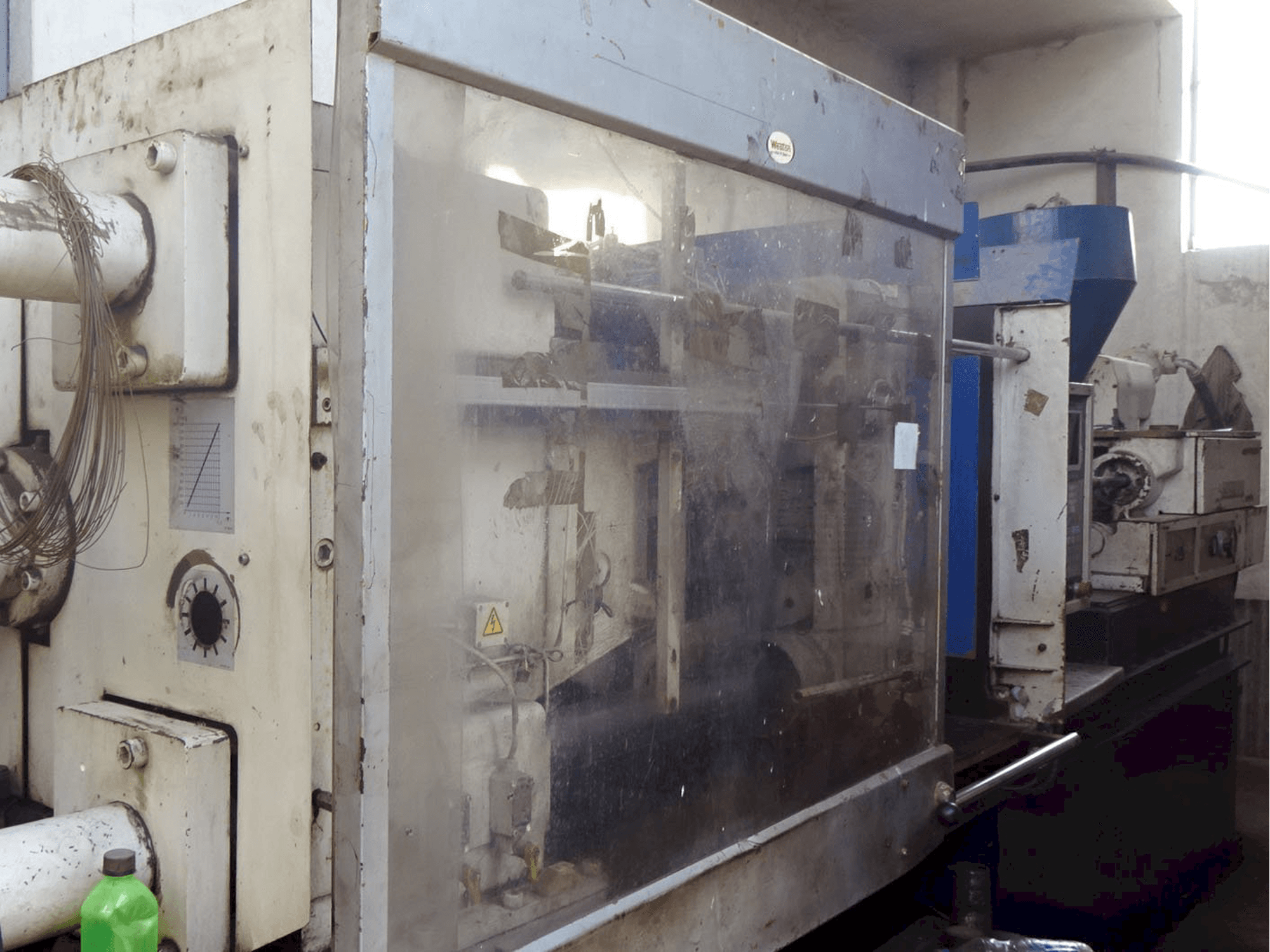 DEMAG-maskinen sedd från vänsterD240-1990 NC III