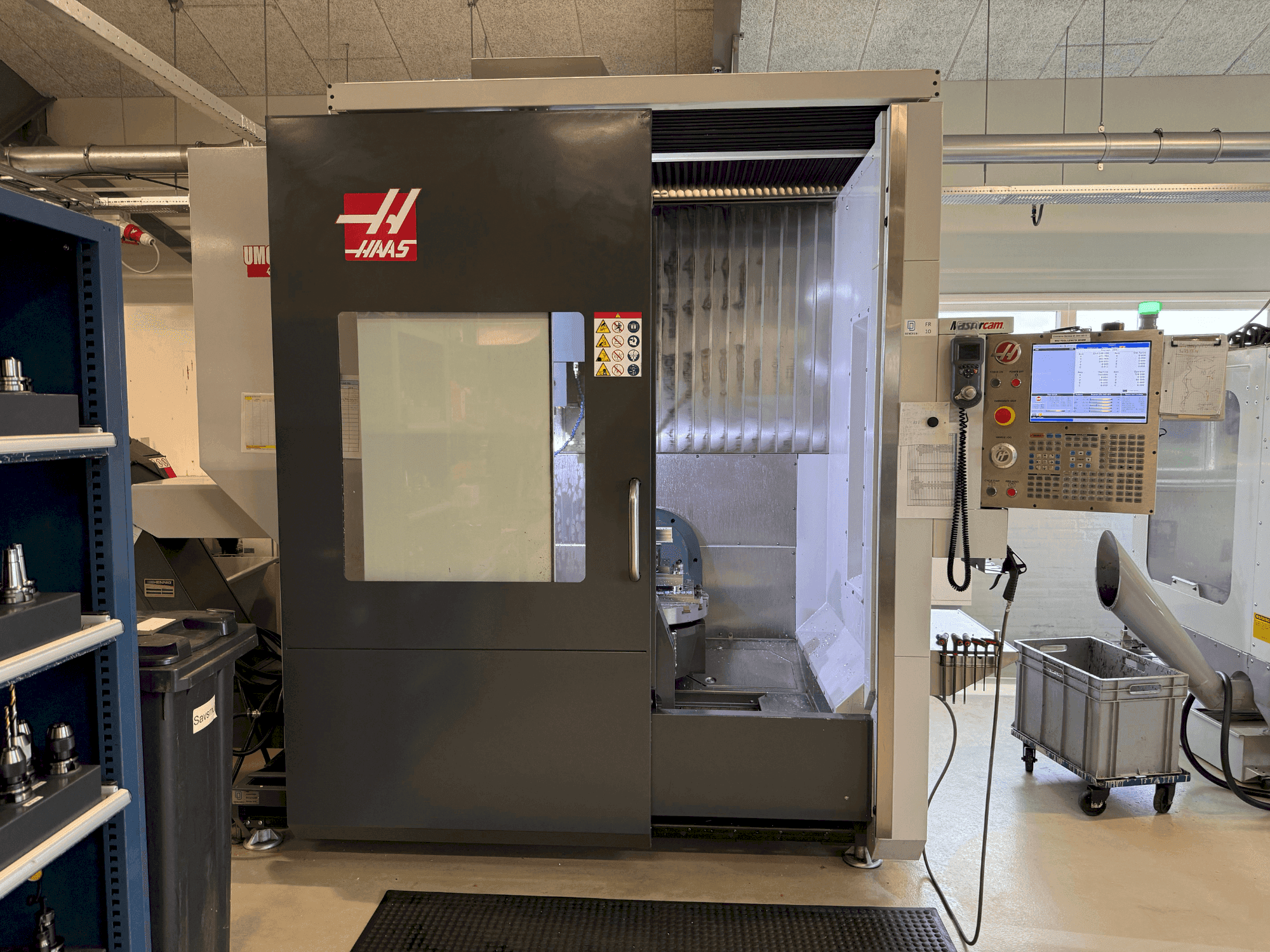 HAAS UMC-750-maskinen framifrån