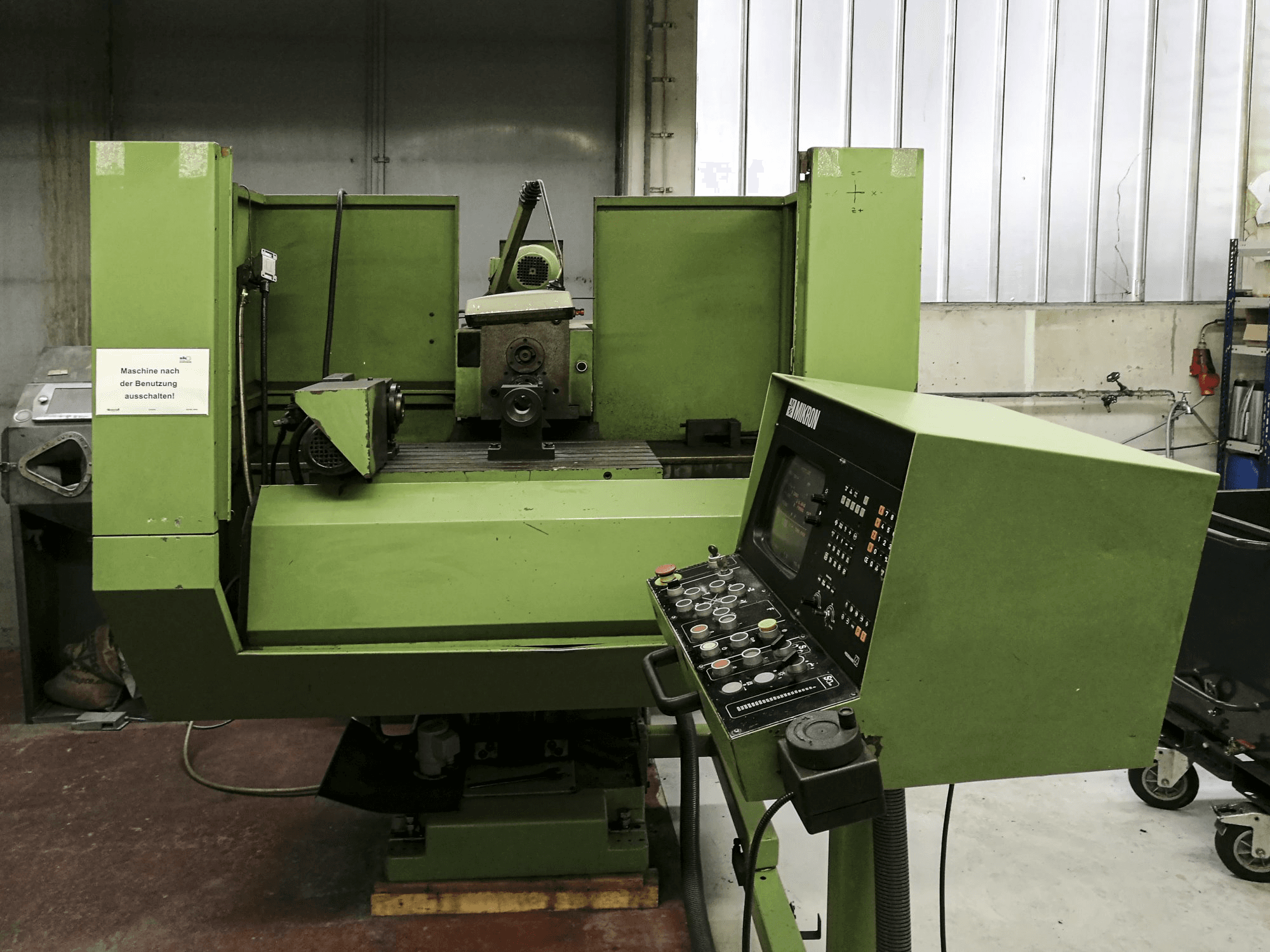 Mikron-maskinen framifrånWF-31 D