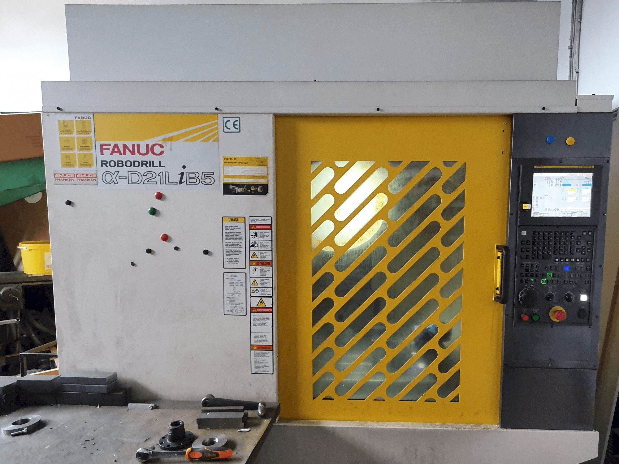FANUC ROBODRILL Alpha-D21LiB5-maskinen framifrån