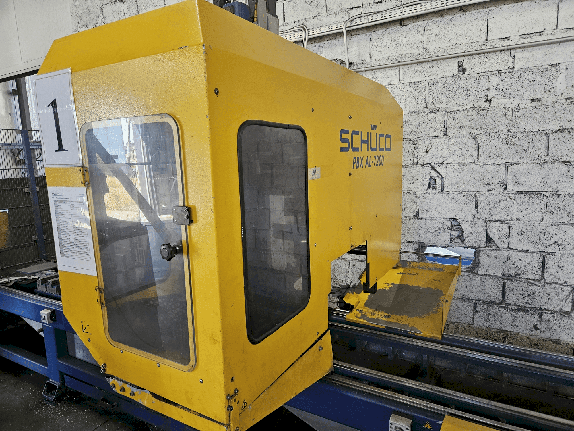 SCHÜCO PBX AL-7200-maskinen framifrån