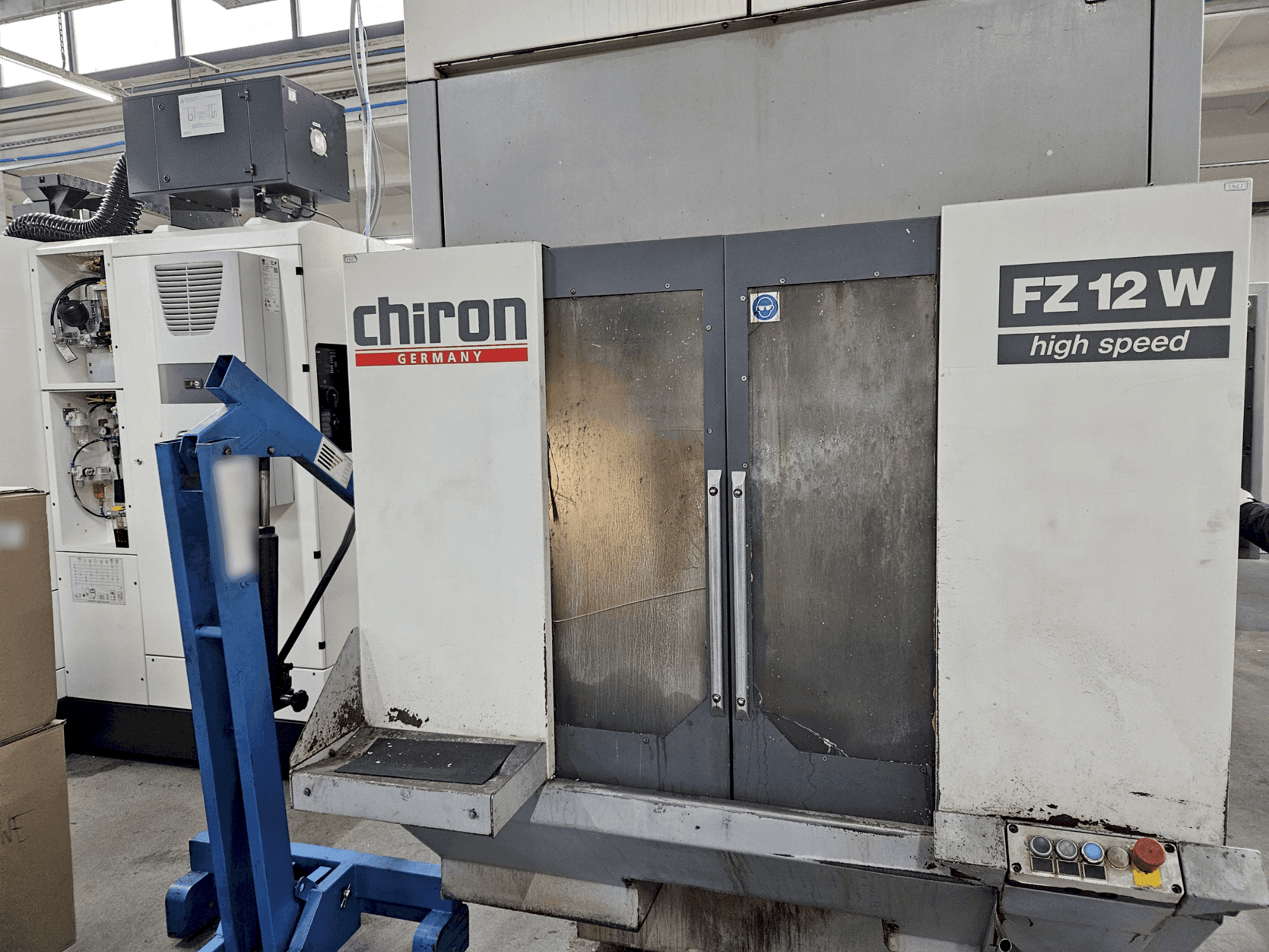 CHIRON FZ12 W-maskinen framifrån