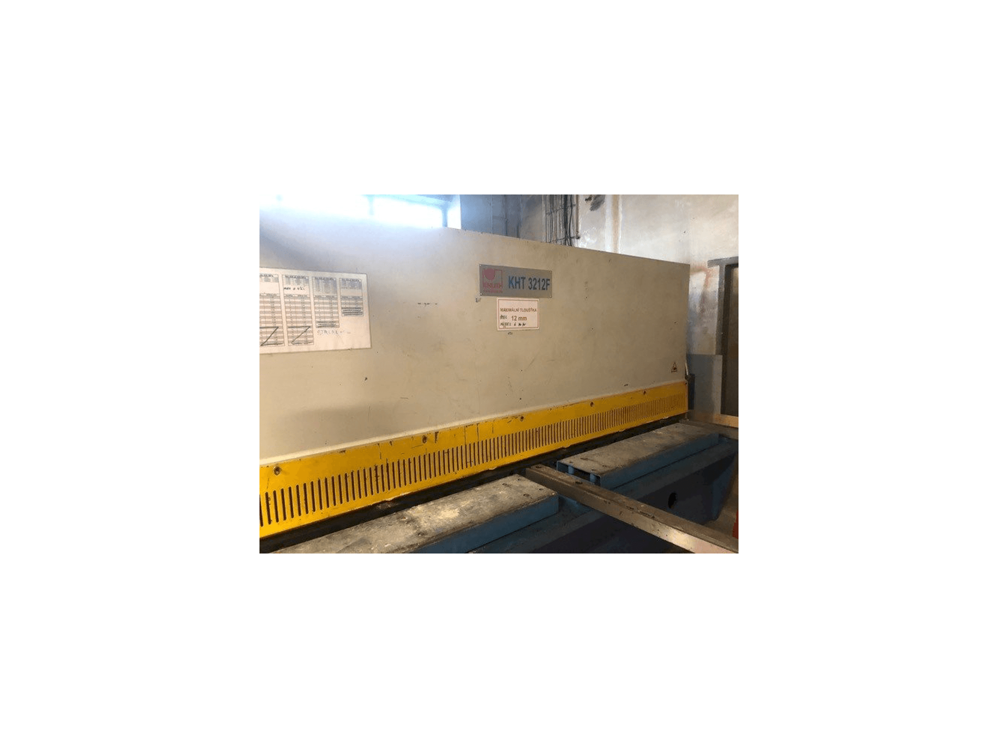 KNUTH KHT 3212 F-maskinen framifrån