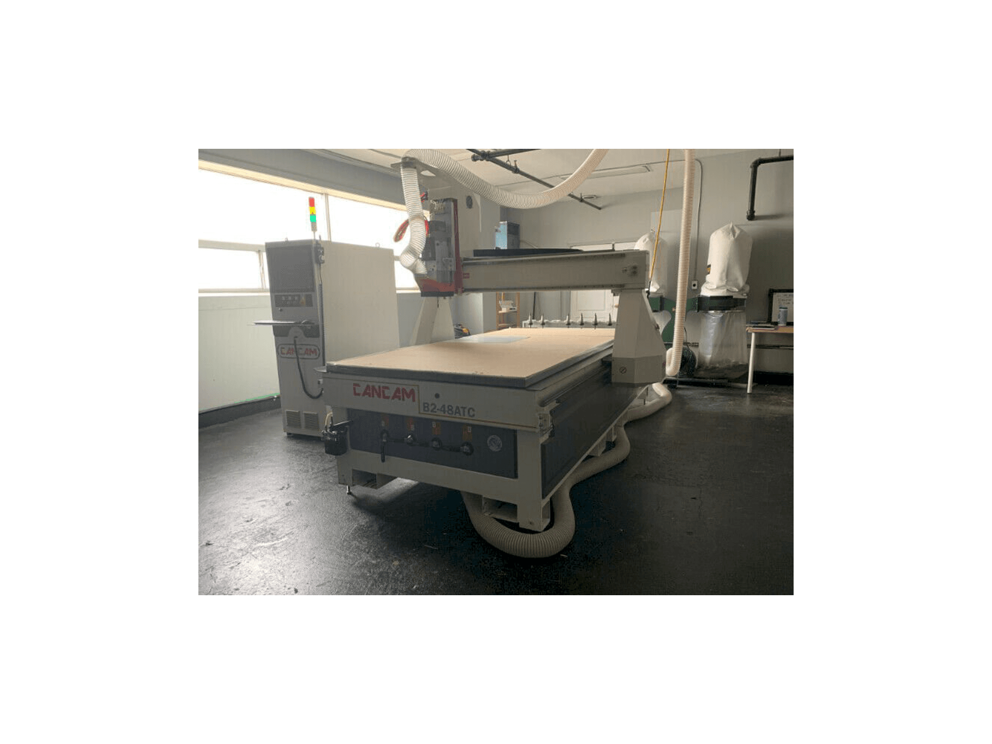 CanCam B2-48 ATC-maskinen framifrån