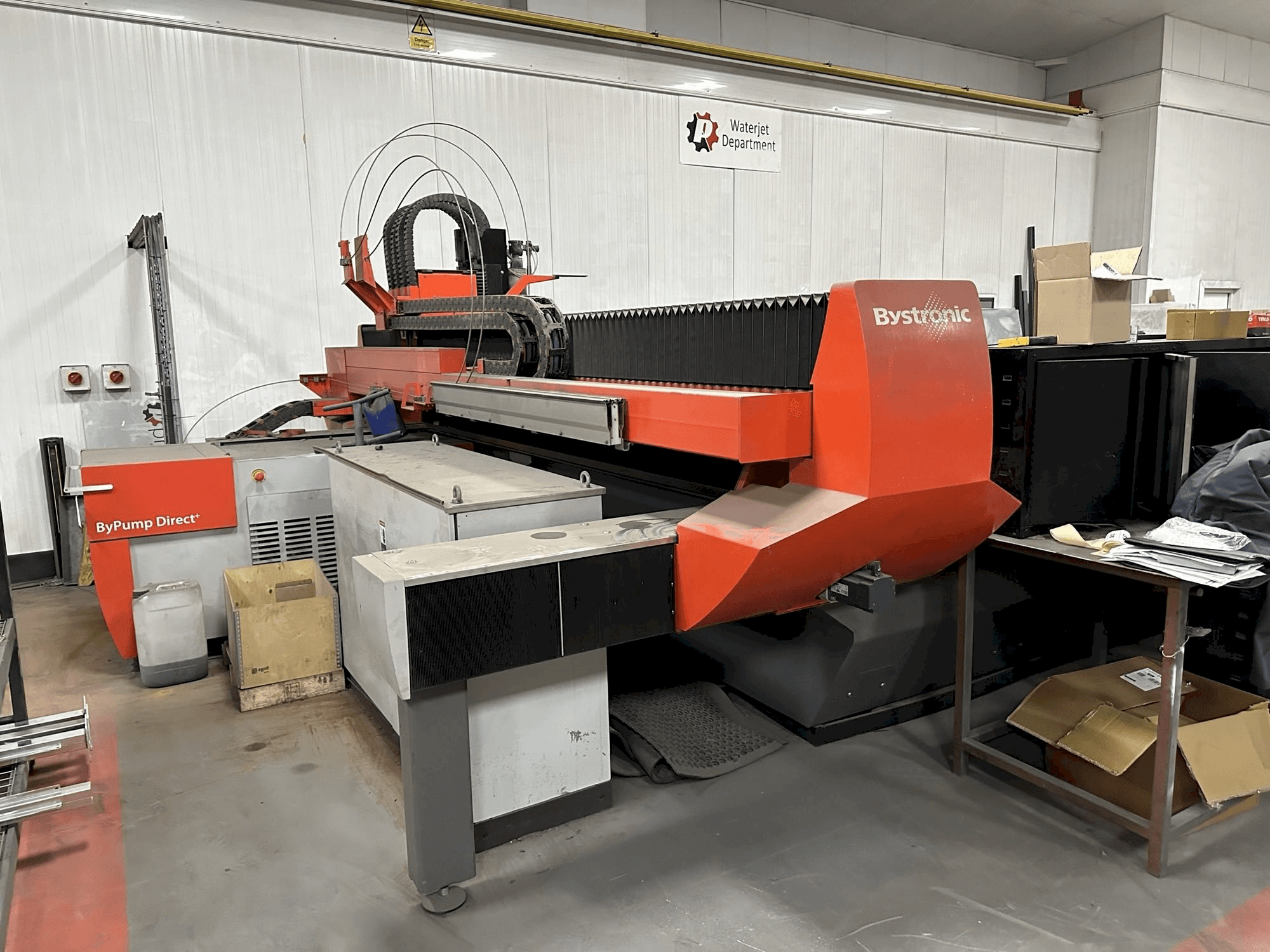 Bystronic Byjet Flex 6030 Waterjet-maskinen framifrån