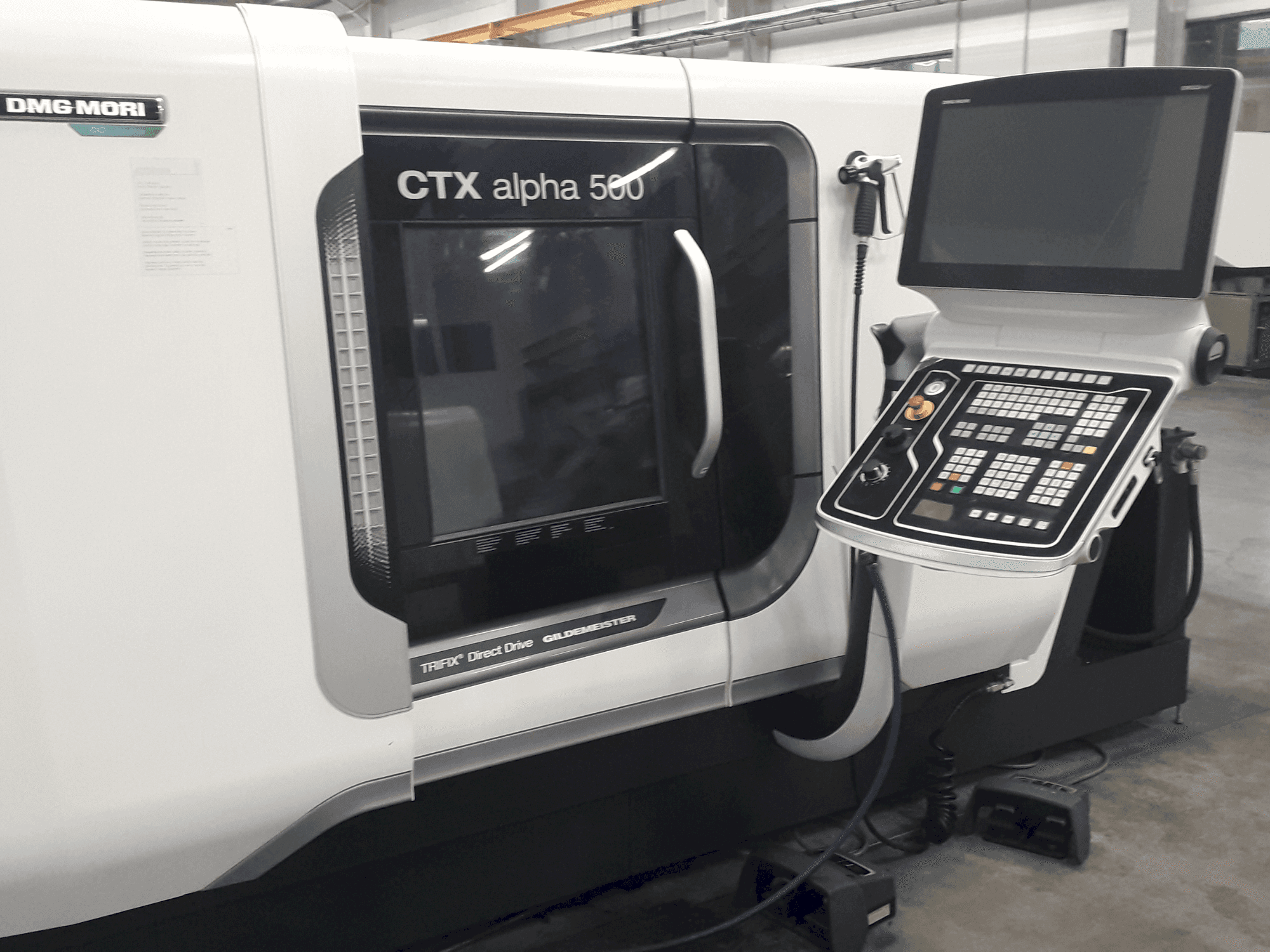 DMG MORI CTX Alpha 500 V6-maskinen framifrån