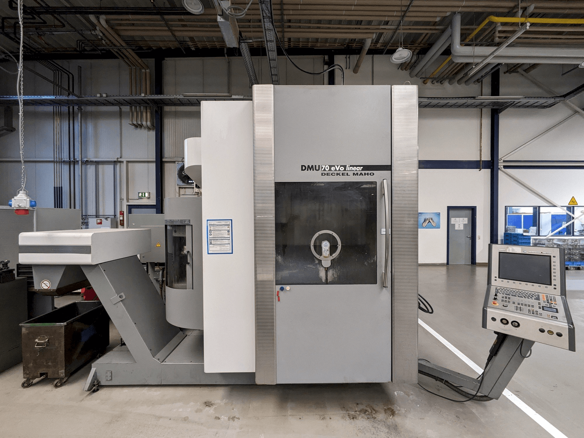 DECKEL MAHO DMU70 eVo linear-maskinen framifrån