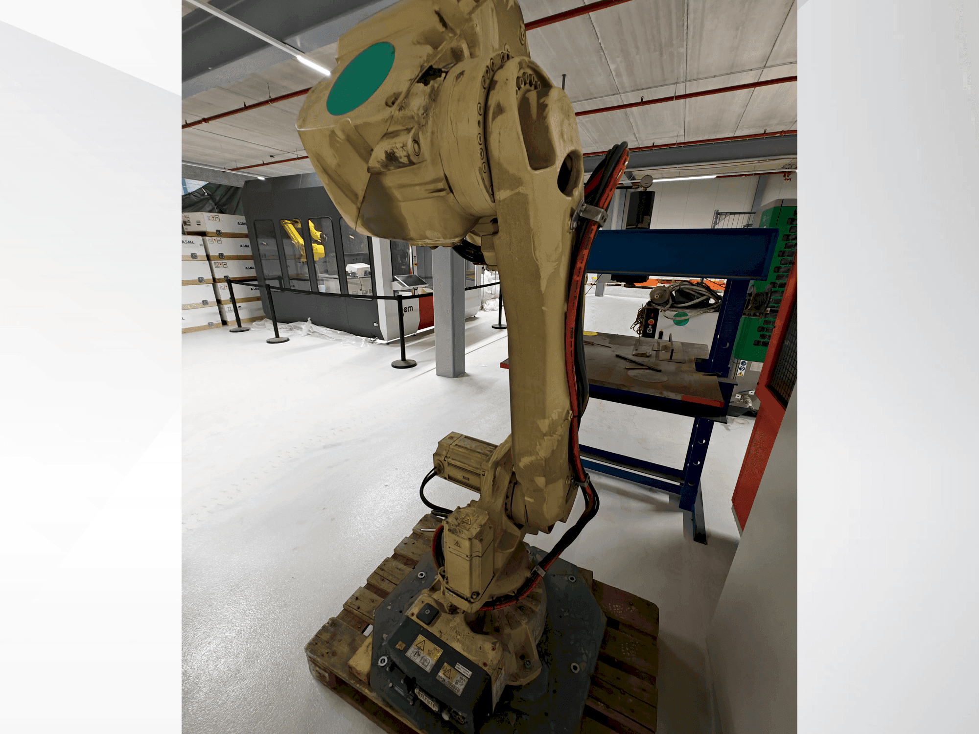 ABB IRB 4600 M2004-maskinen framifrån