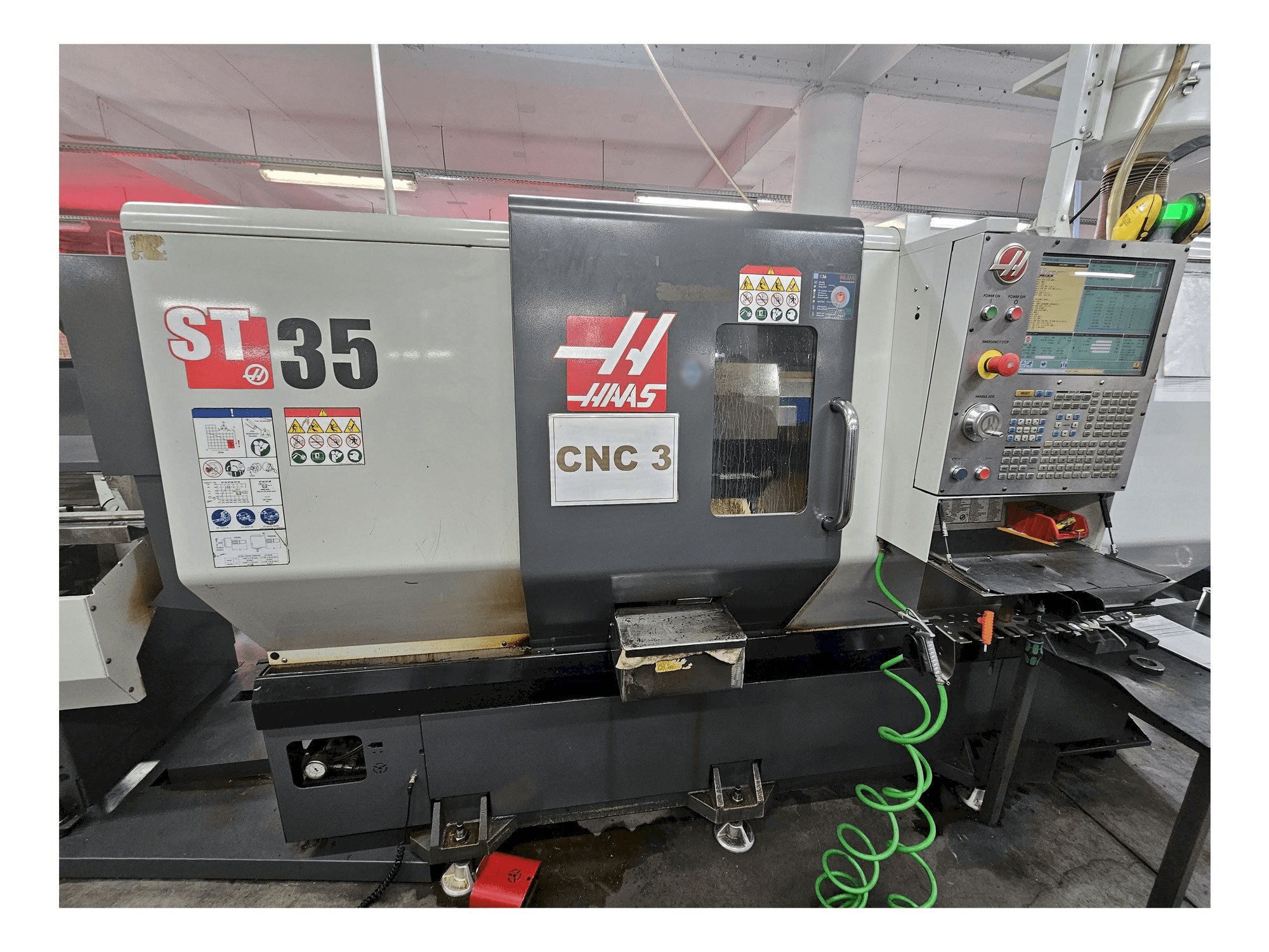 HAAS ST-35-maskinen framifrån