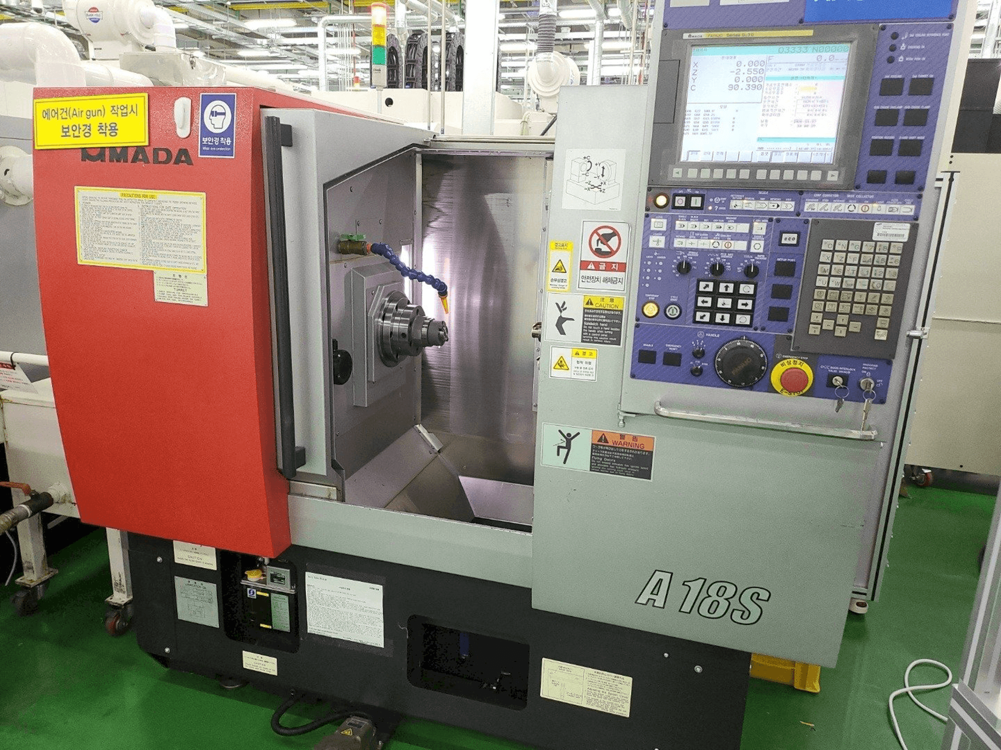 AMADA A-18S-maskinen framifrån