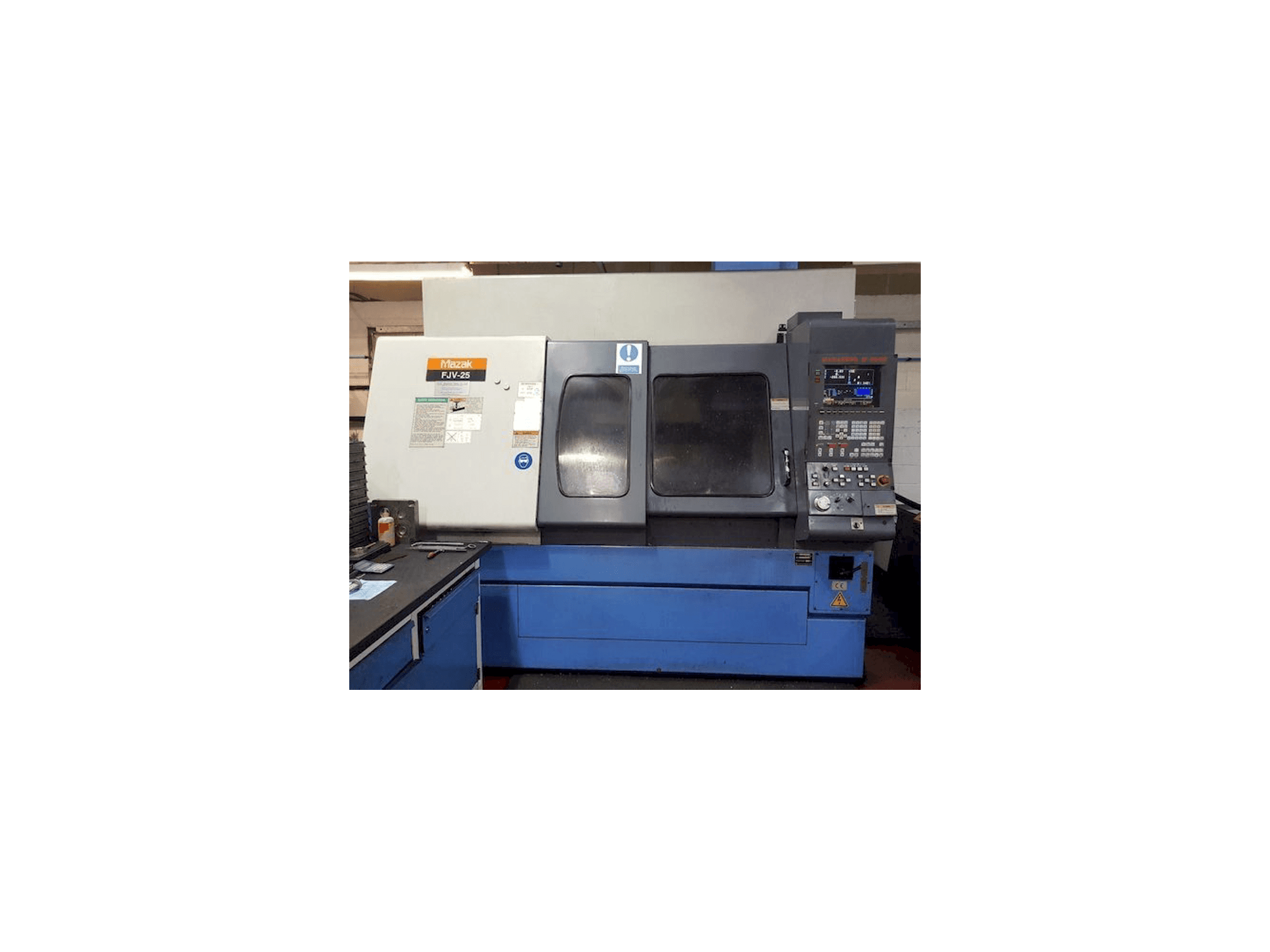 Mazak FJV-25-maskinen framifrån