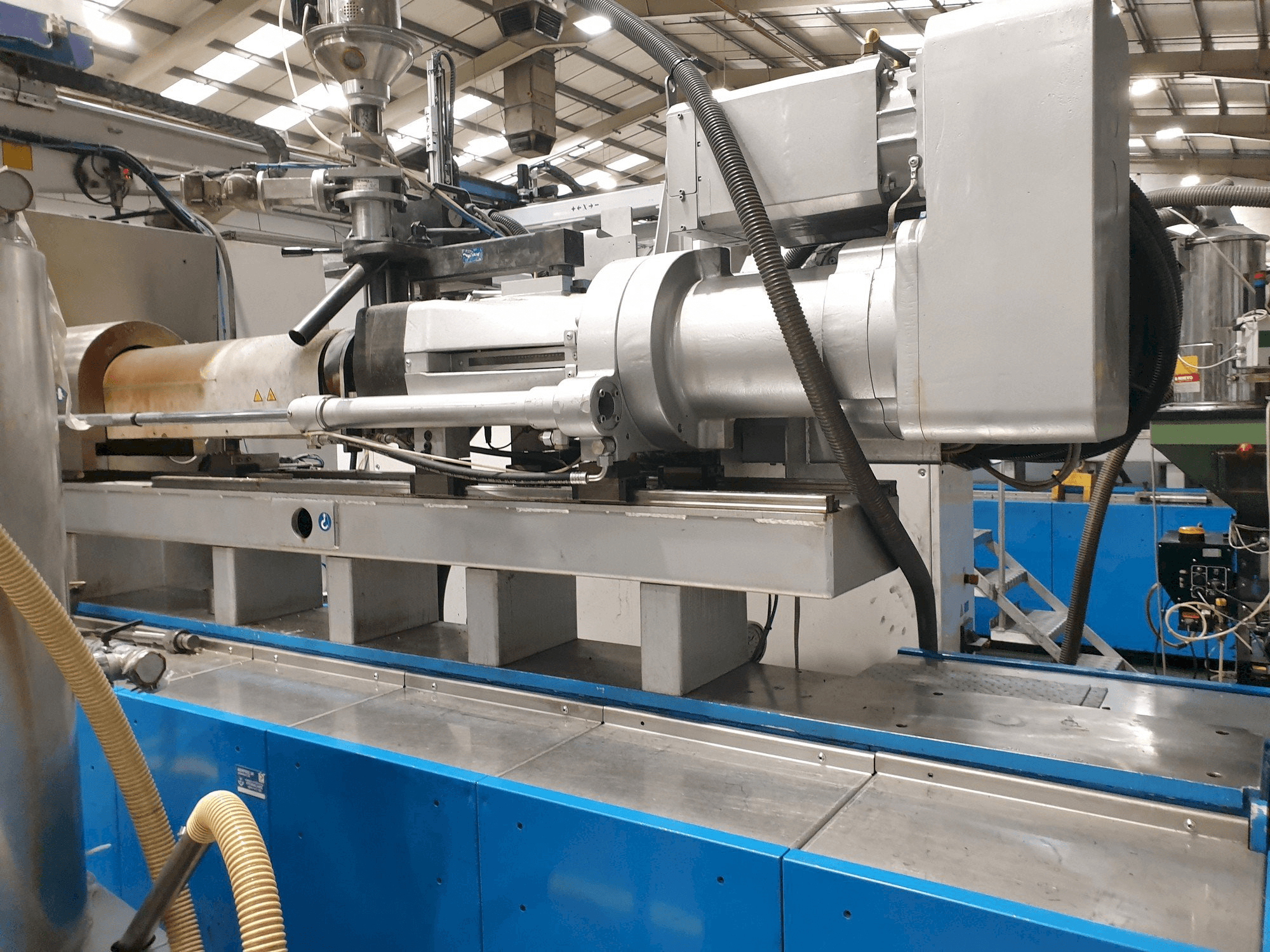 Netstal EVOS 5500-2000-maskinen framifrån