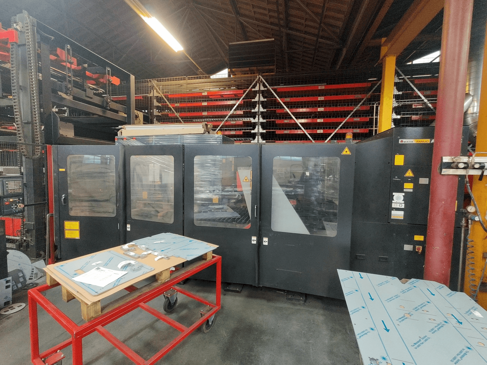 AMADA FO 3015-maskinen framifrån