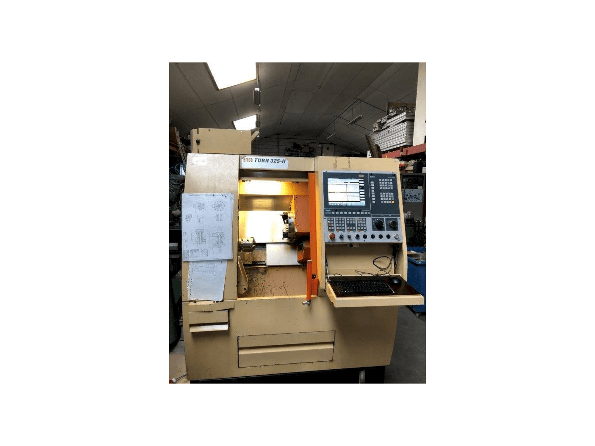 EMCO TURN 325-II-maskinen framifrån