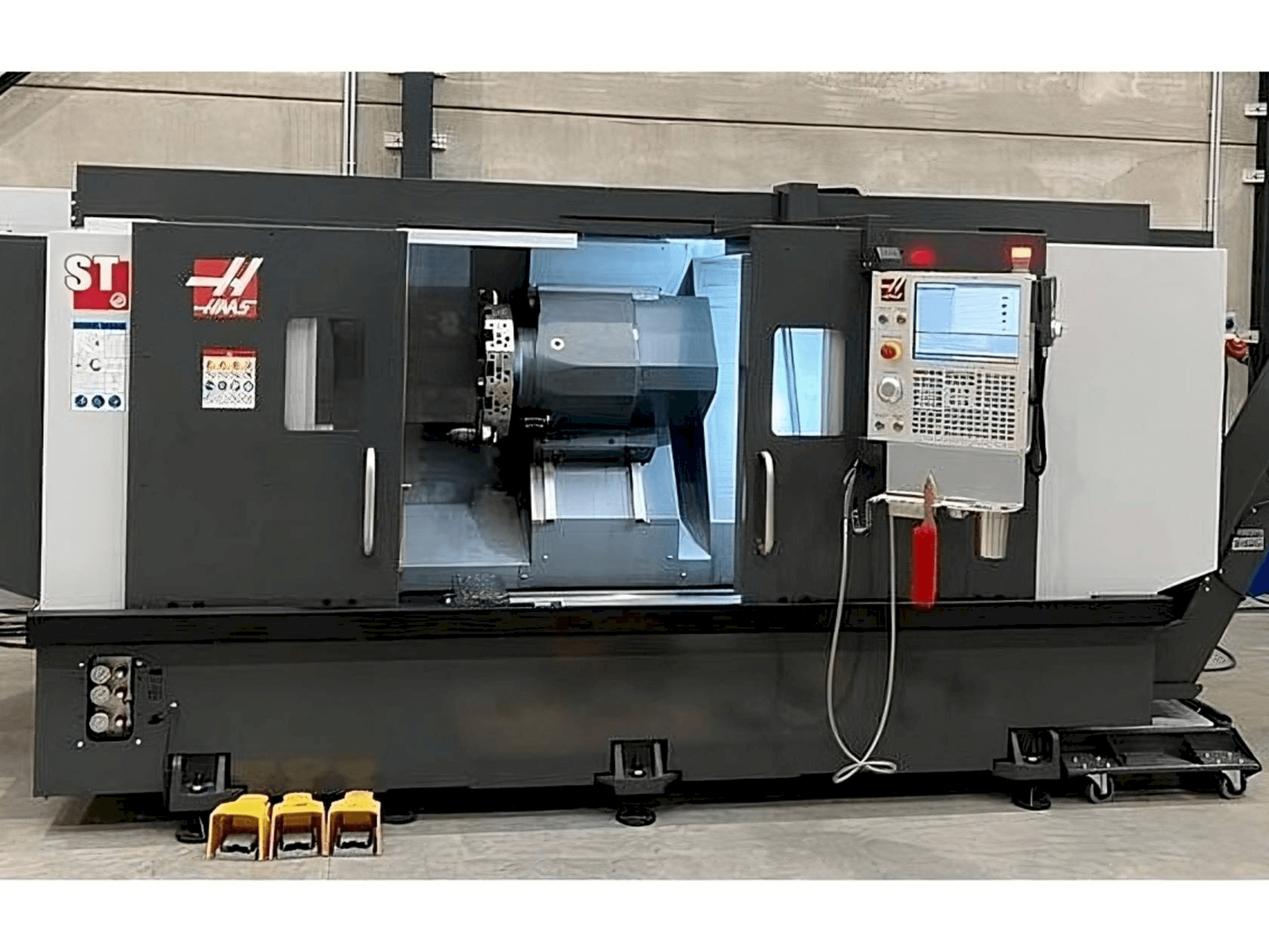 HAAS ST-35L-maskinen framifrån