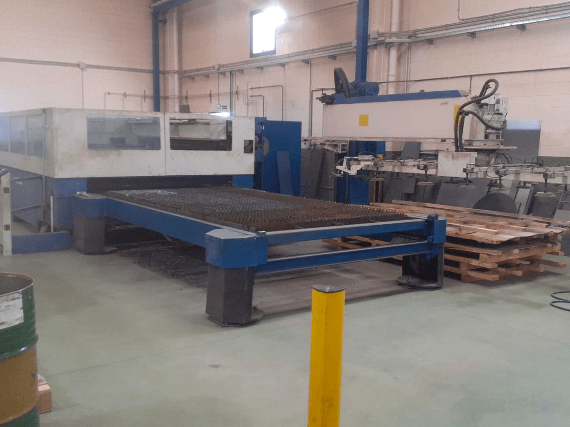 Trumpf Trumatic L4030-maskinen framifrån