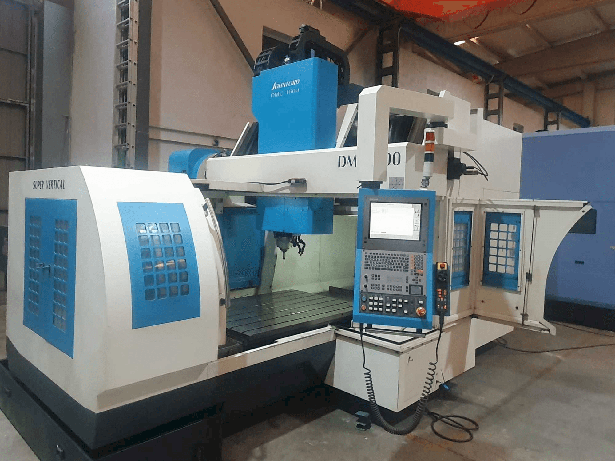 Johnford DMC-1600-maskinen framifrån